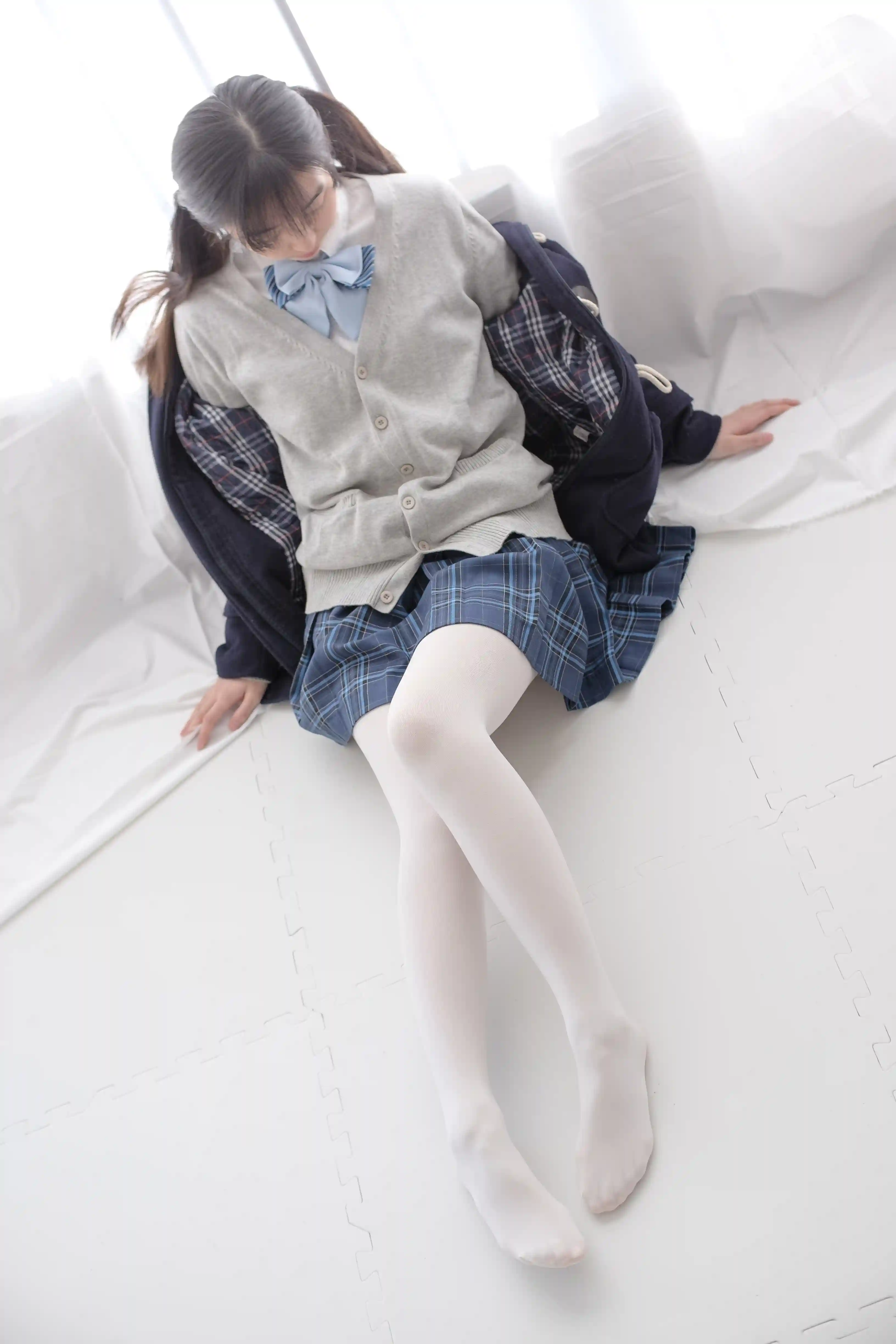森萝财团 R15-047 [114P-571M]学生装, 森萝财团, 白丝, 美腿