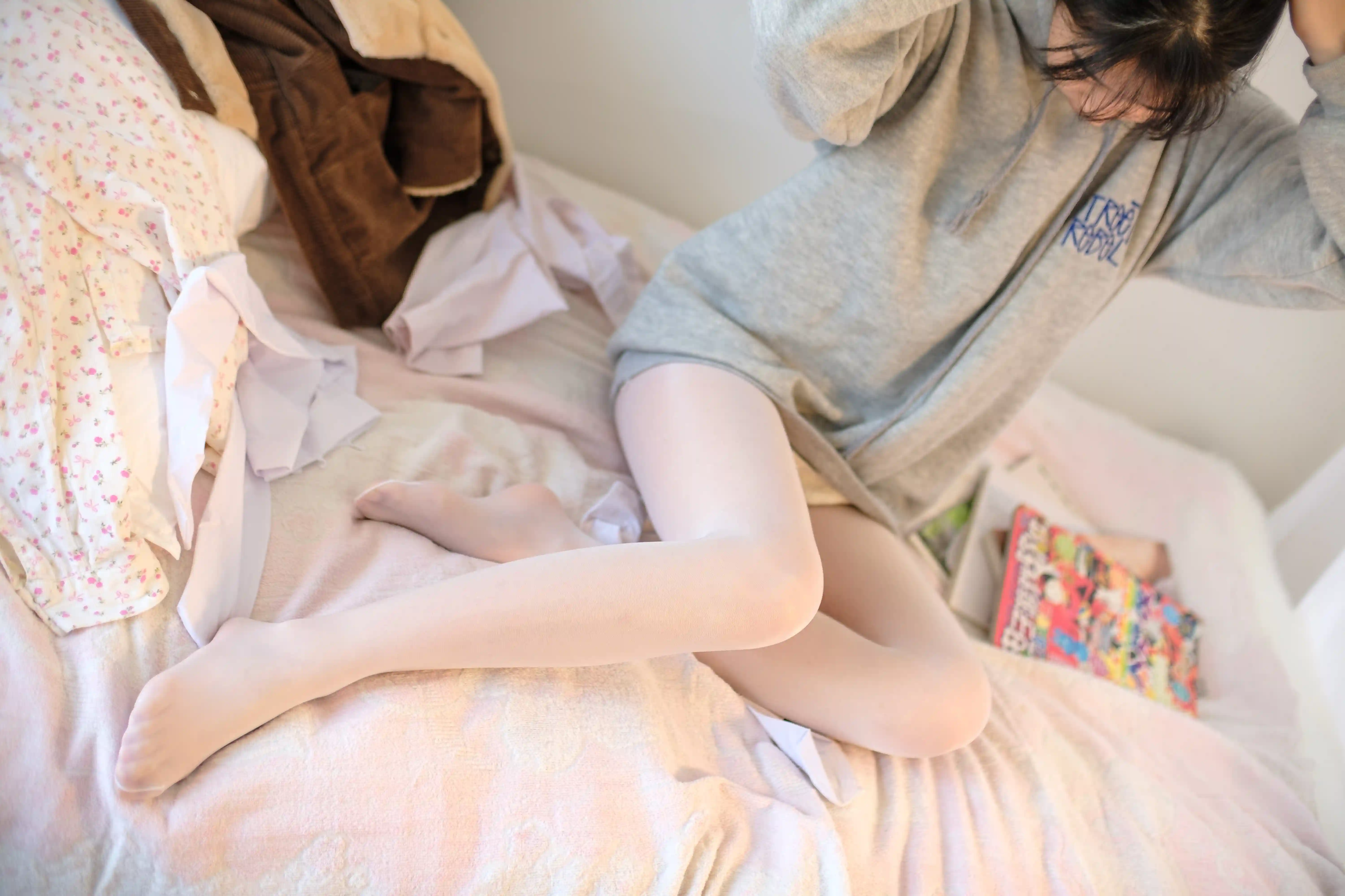 森萝财团 X-003 [149P1V-1.86G]白丝, 美腿