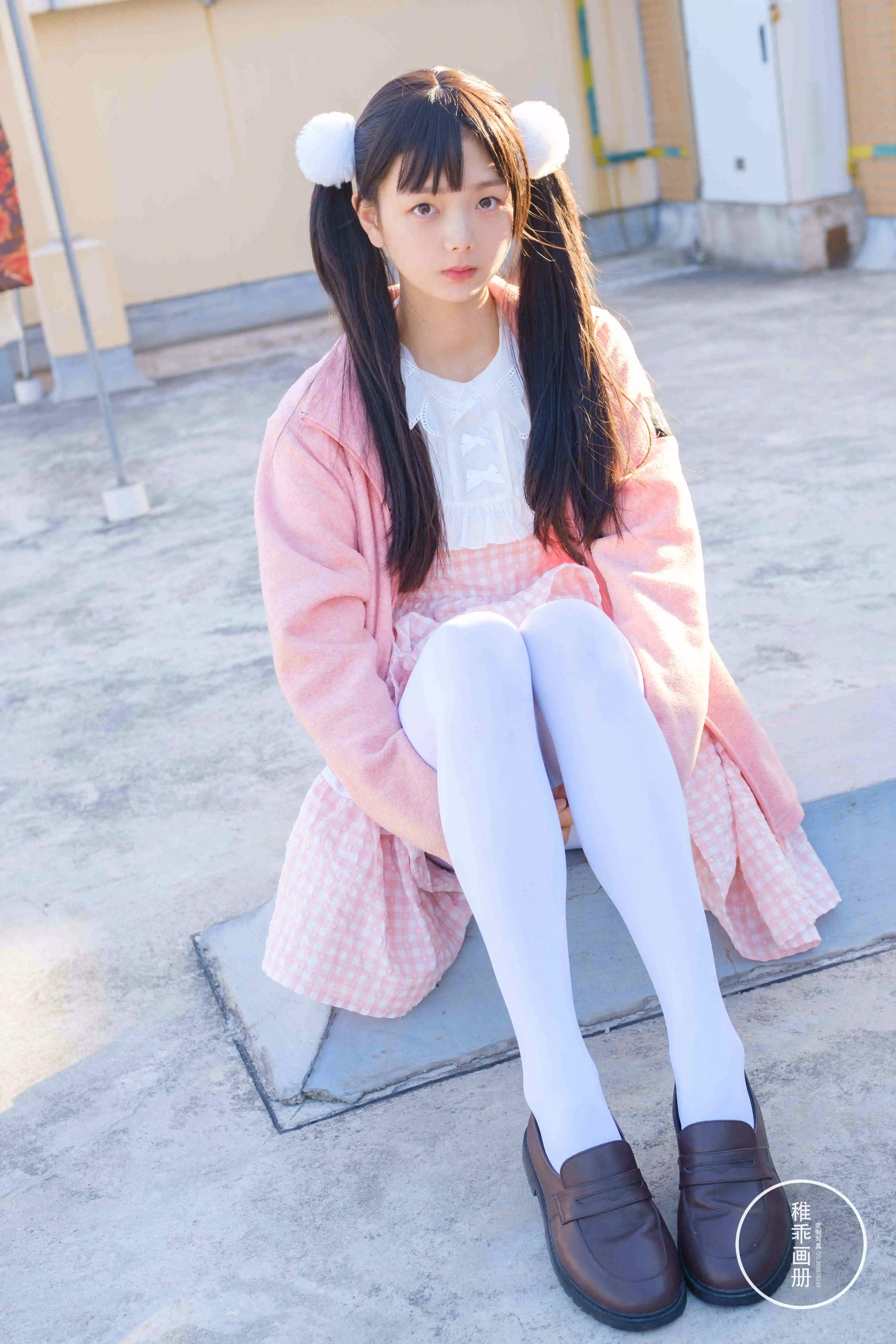 稚乖画册 晴空-06 赤西夜夜 天台粉裙白丝双马尾 [82P-1.04GB]JK制服, 双马尾, 可爱, 晴空, 白丝, 稚乖画册, 美腿, 美足, 赤西夜夜