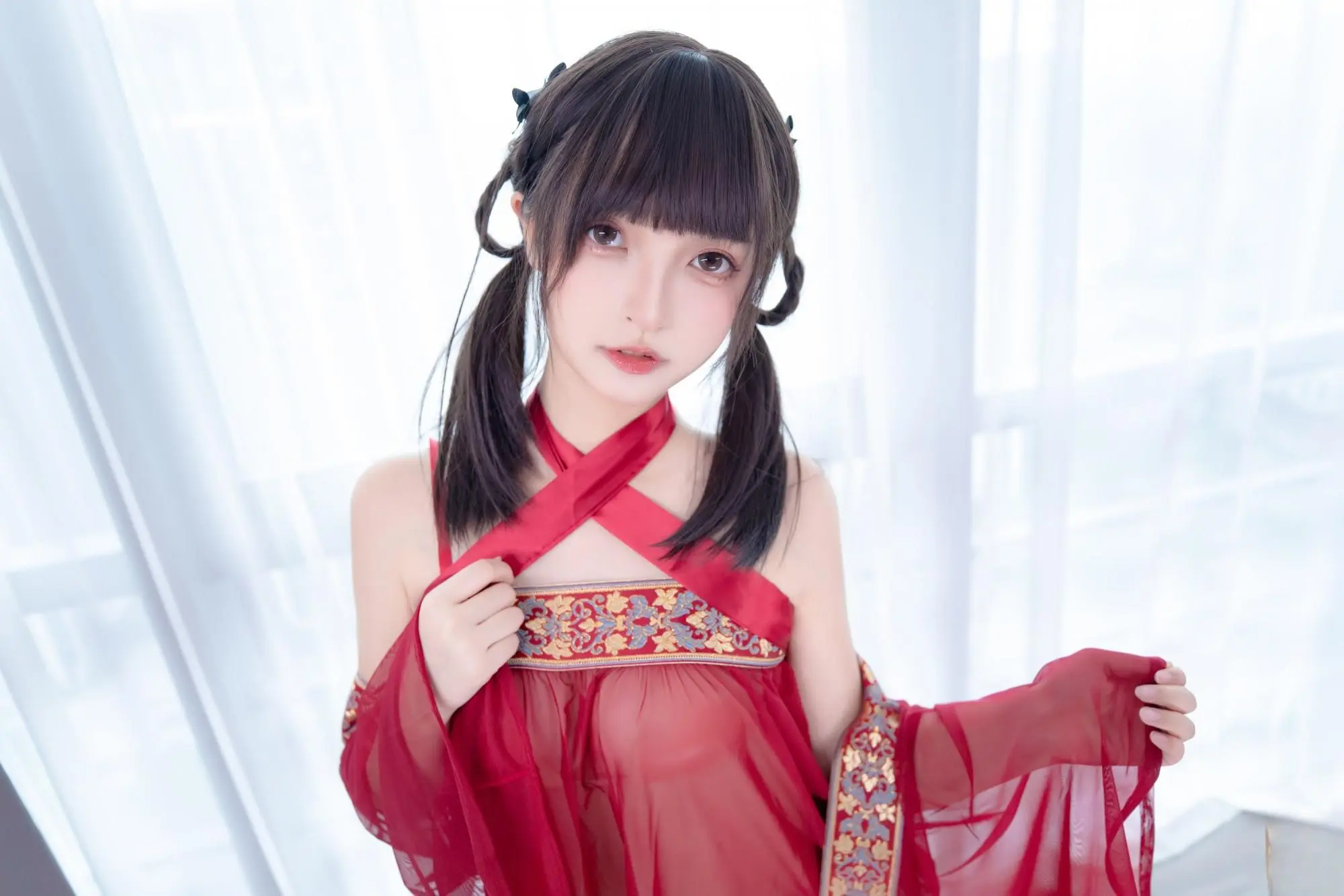 神楽坂真冬《紅色薄紗》後炮角度性感藏不住 (75P)