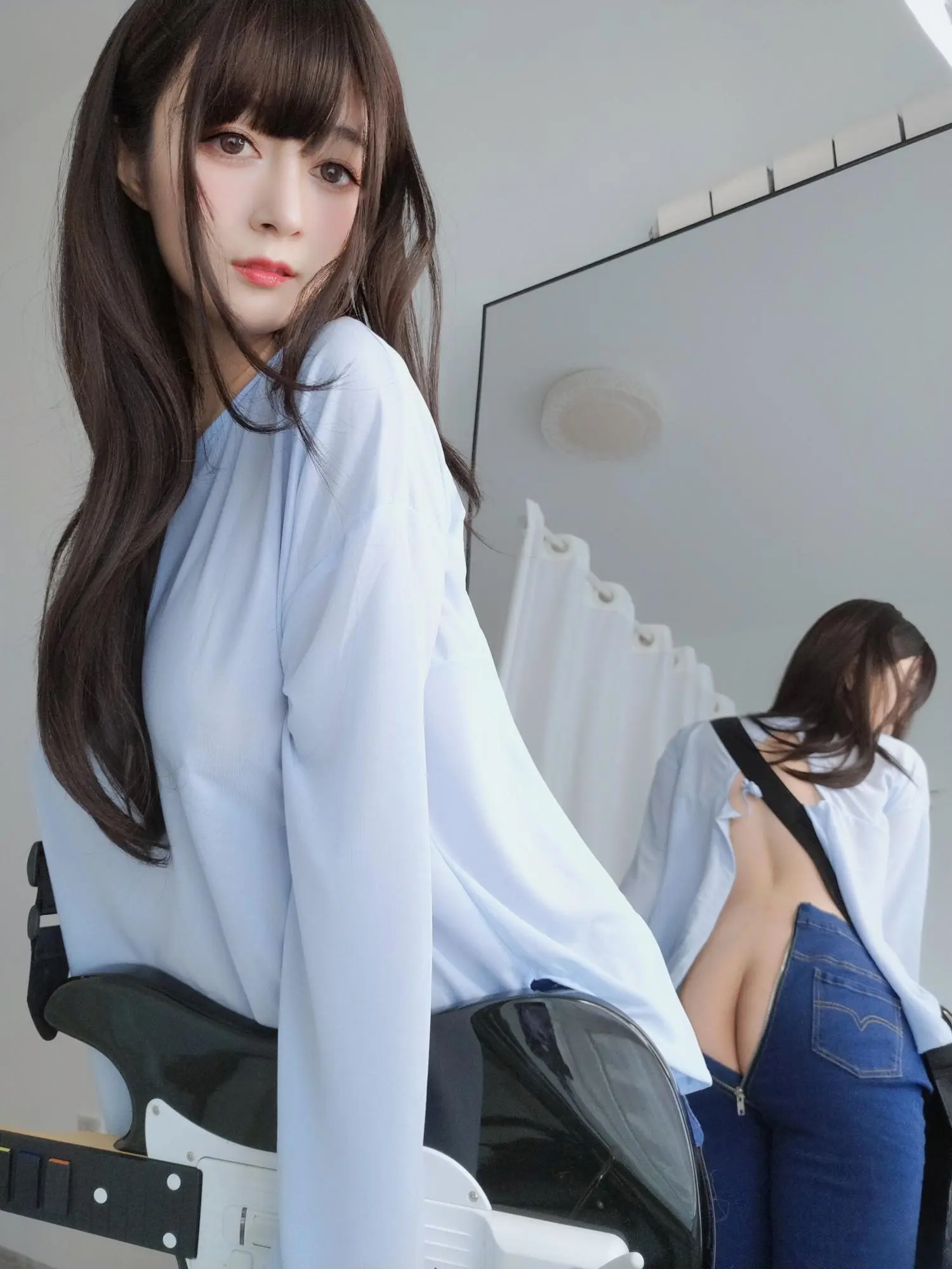 白銀81《吉他妹妹》誘人蜜桃臀忍不住多看一眼 (31P)