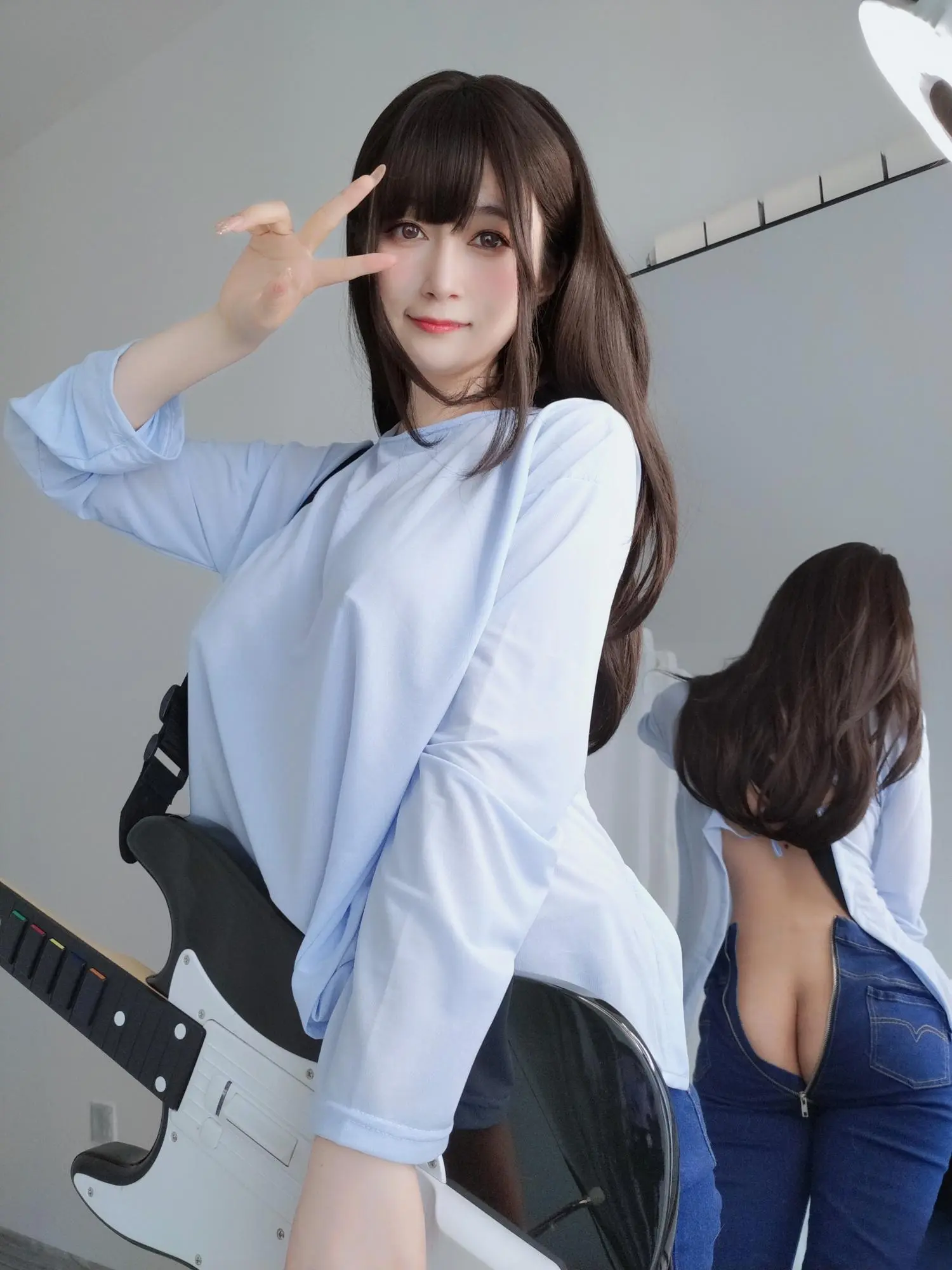 白銀81《吉他妹妹》誘人蜜桃臀忍不住多看一眼 (31P)
