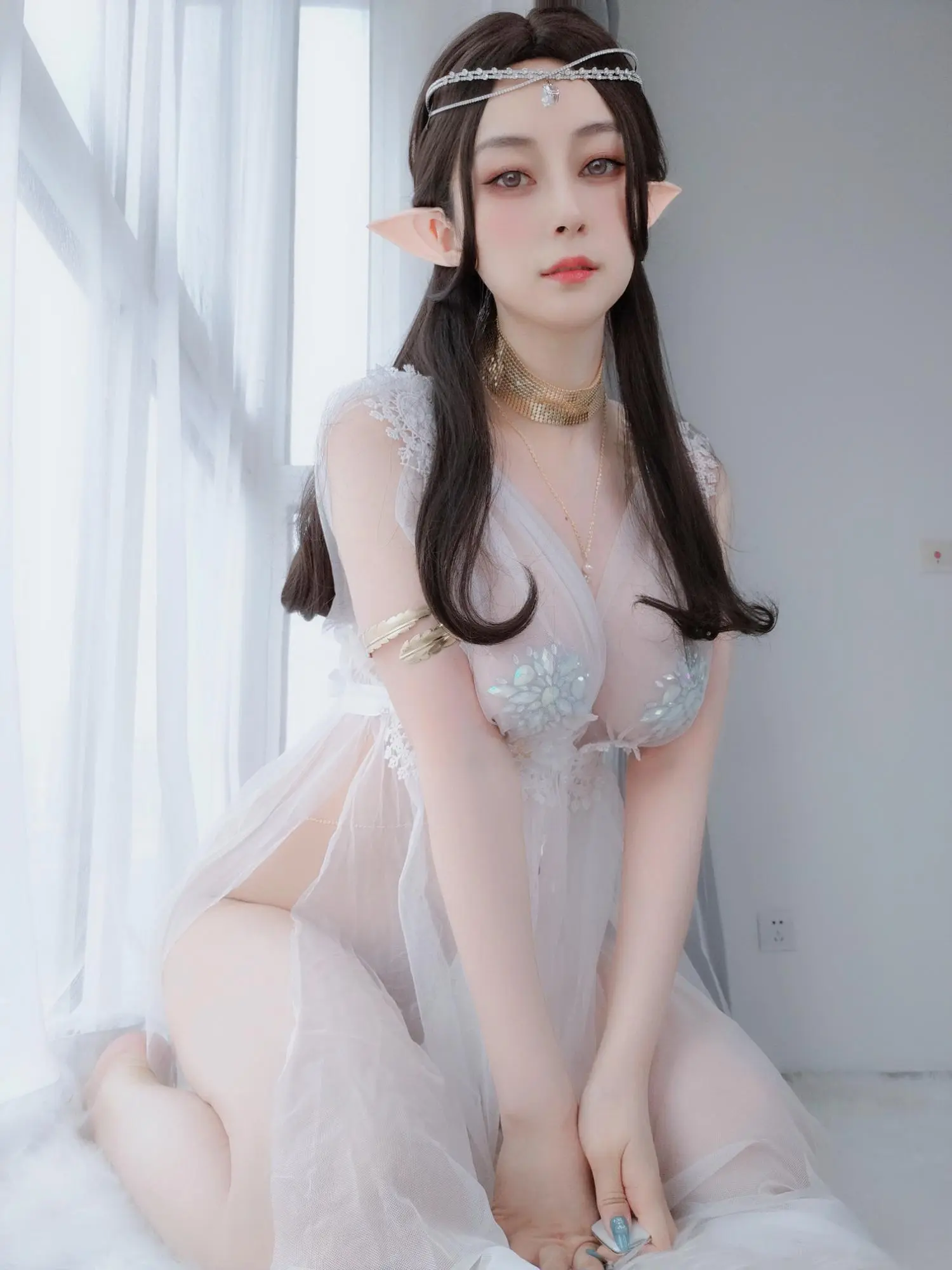 白銀81《夢幻精靈2》纖細長腿香氣爆發 (70P)