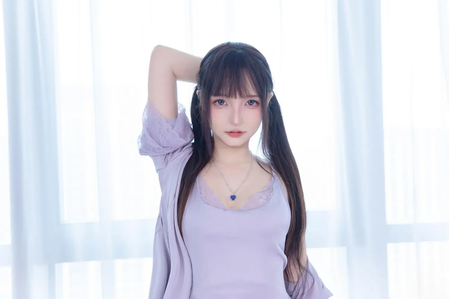 神楽坂真冬《紫色洋裝》仰角視線極具魅力 (75P)