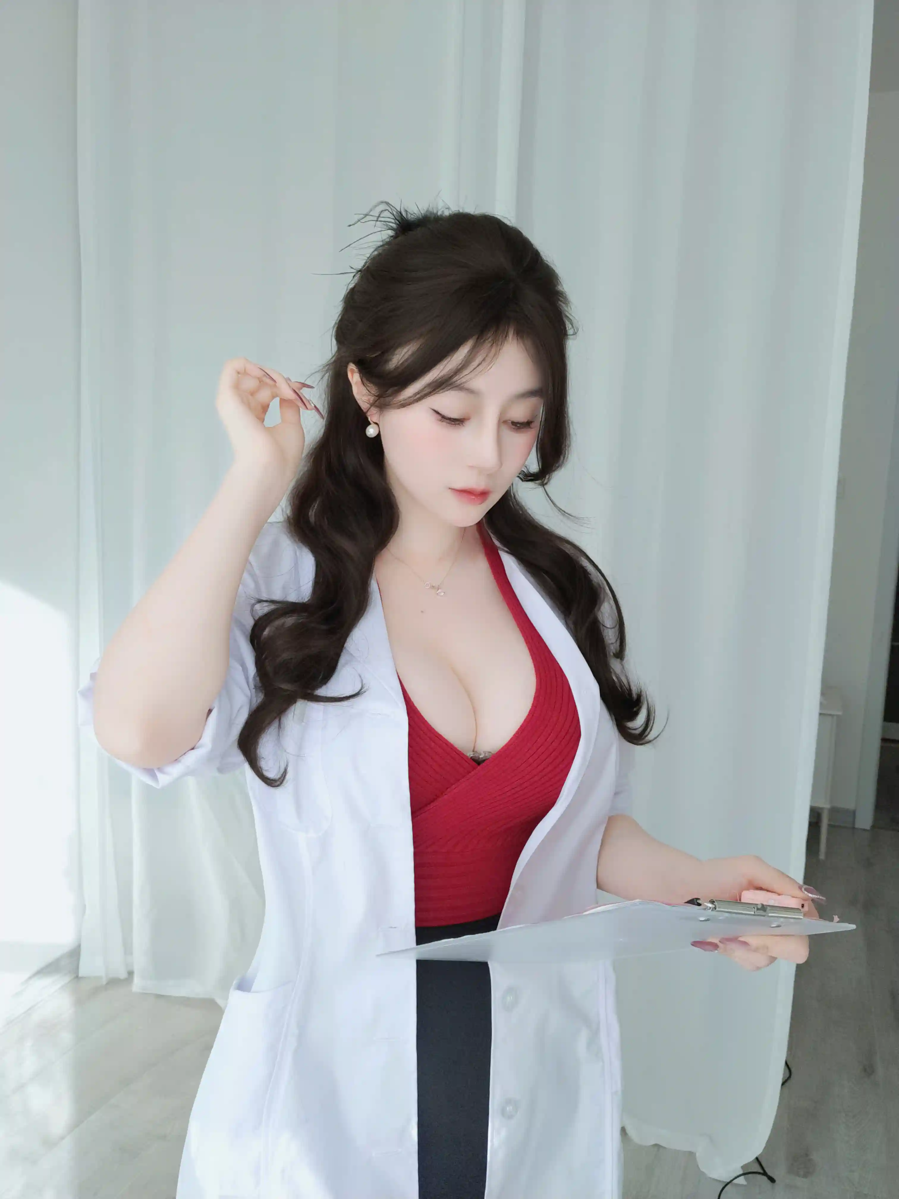 白银81 Vol.133 保健室の先生[113P-4V]