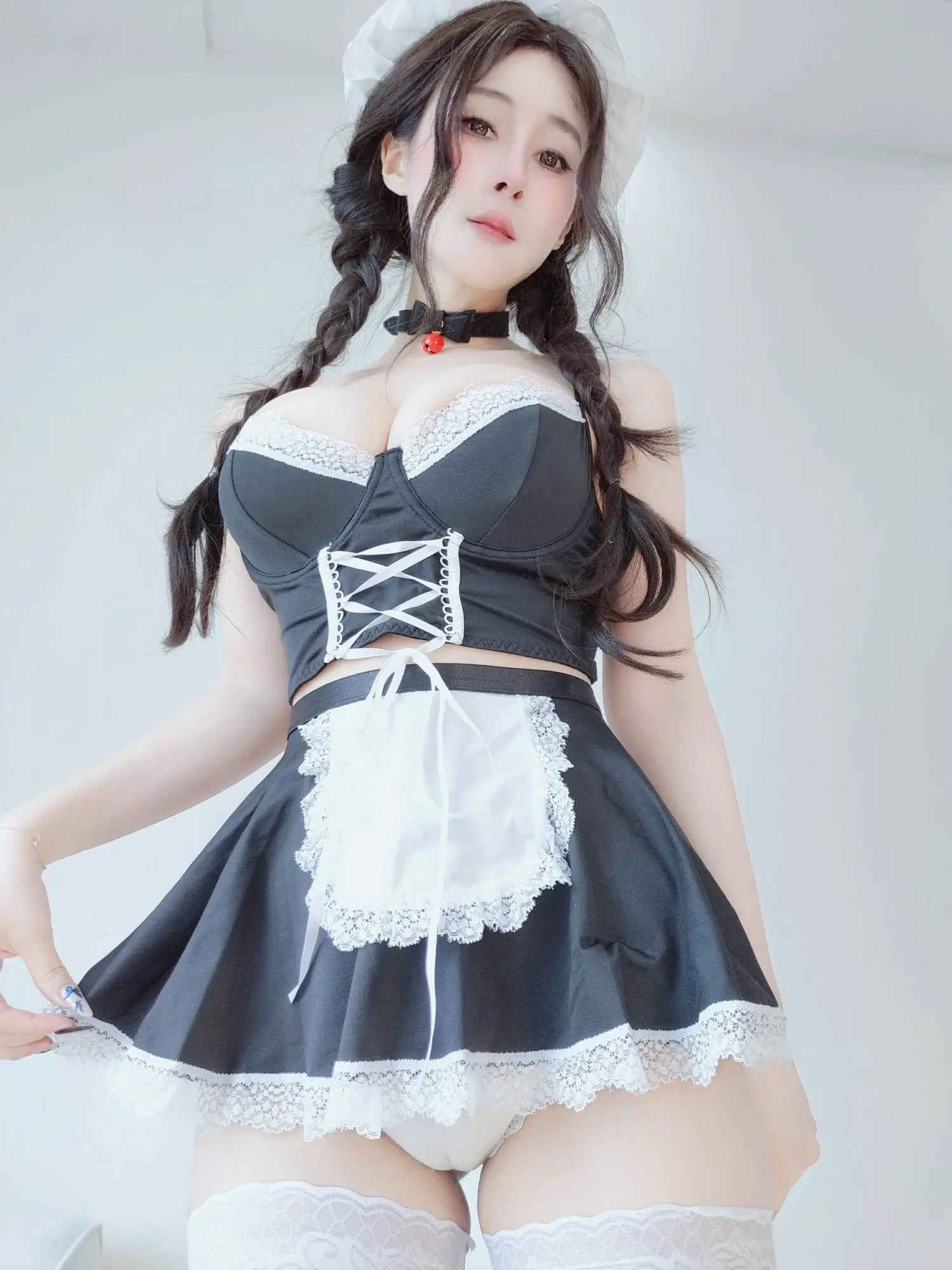 【網路收集系列】福利姬 白銀81 《 白絲女仆 》VIP福利帖全【77P】