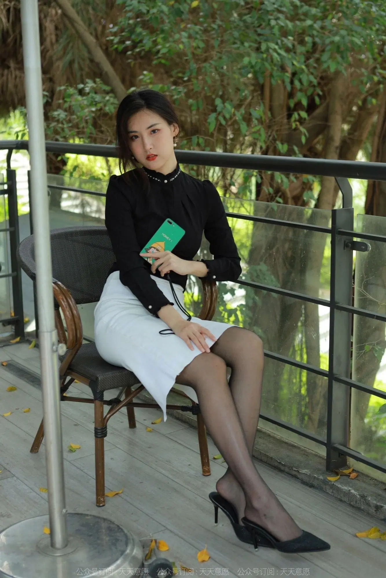 [異思趣向IESS] 模特：小寶 《黑絲黑襯衣》(81P)