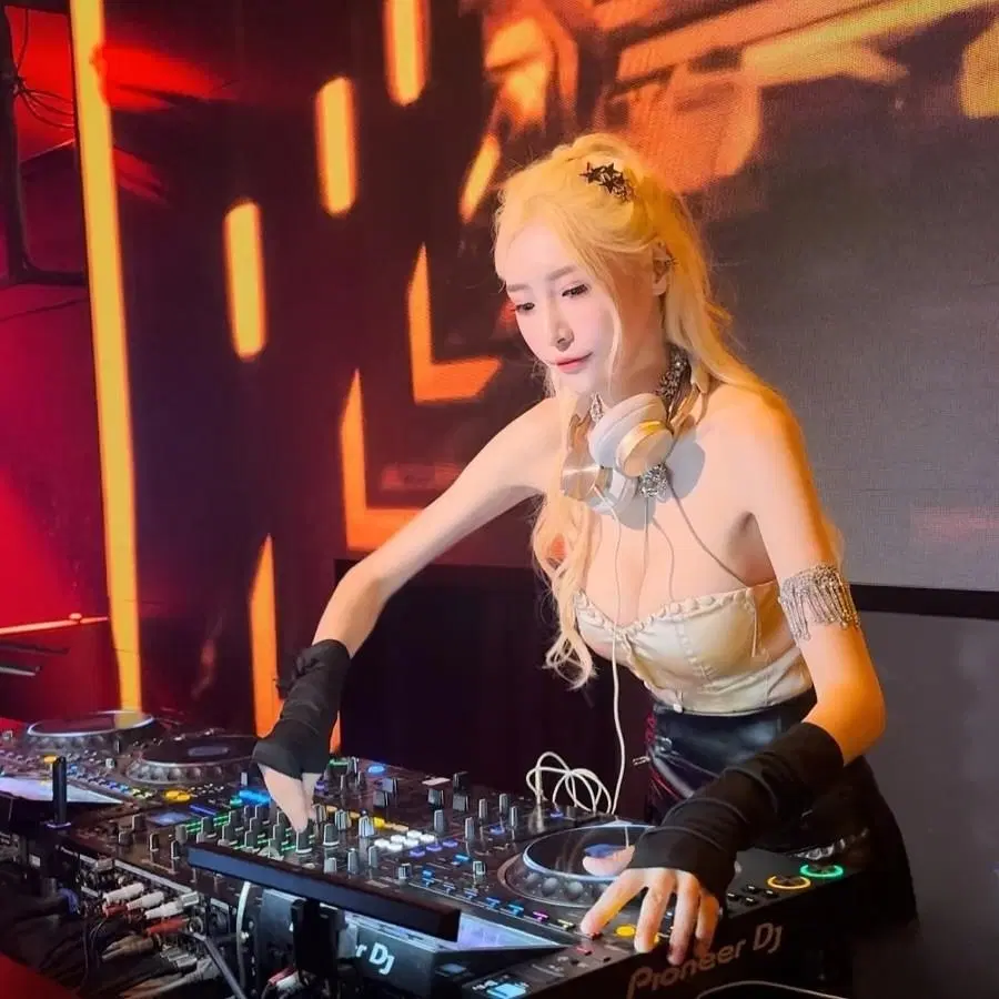 「DJ_XIN_李小星」 若隱若現 擄獲網友芳心 (22P)