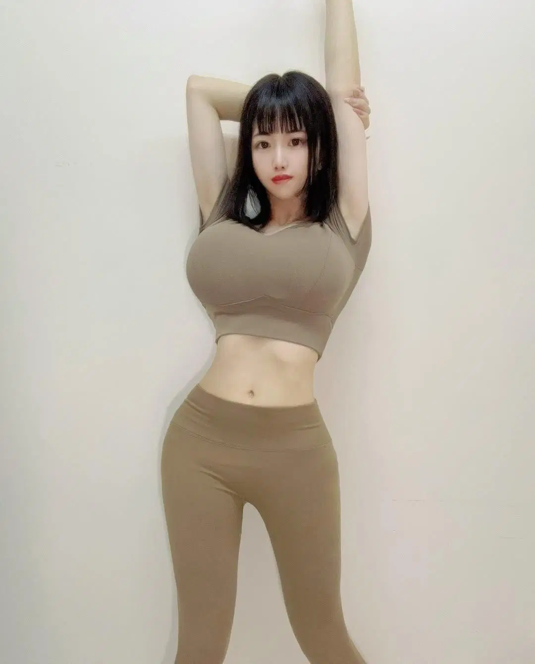 「Nicky_凜淇」清甜五官及傲人身材 (21P)