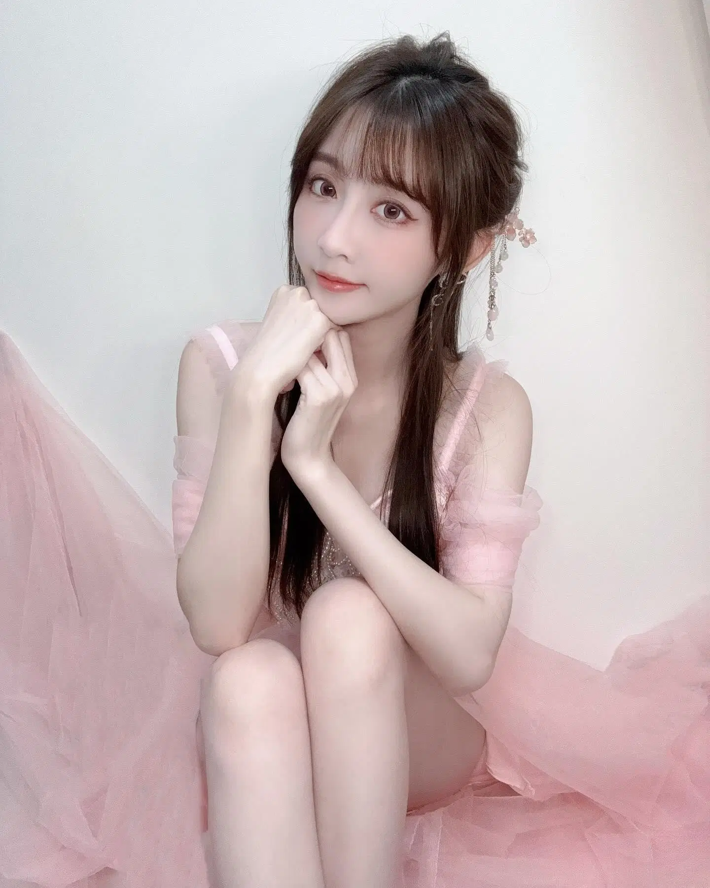 「elsa」甜美臉蛋下的大胸器才是狠角色 (13P)