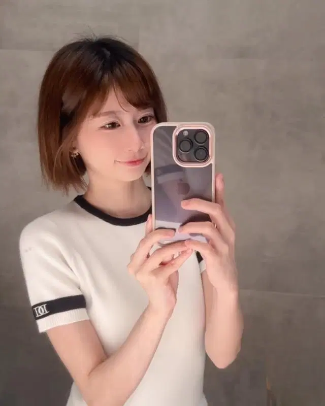「Dolly朵莉」極品臉蛋讓人迷戀 (10P)