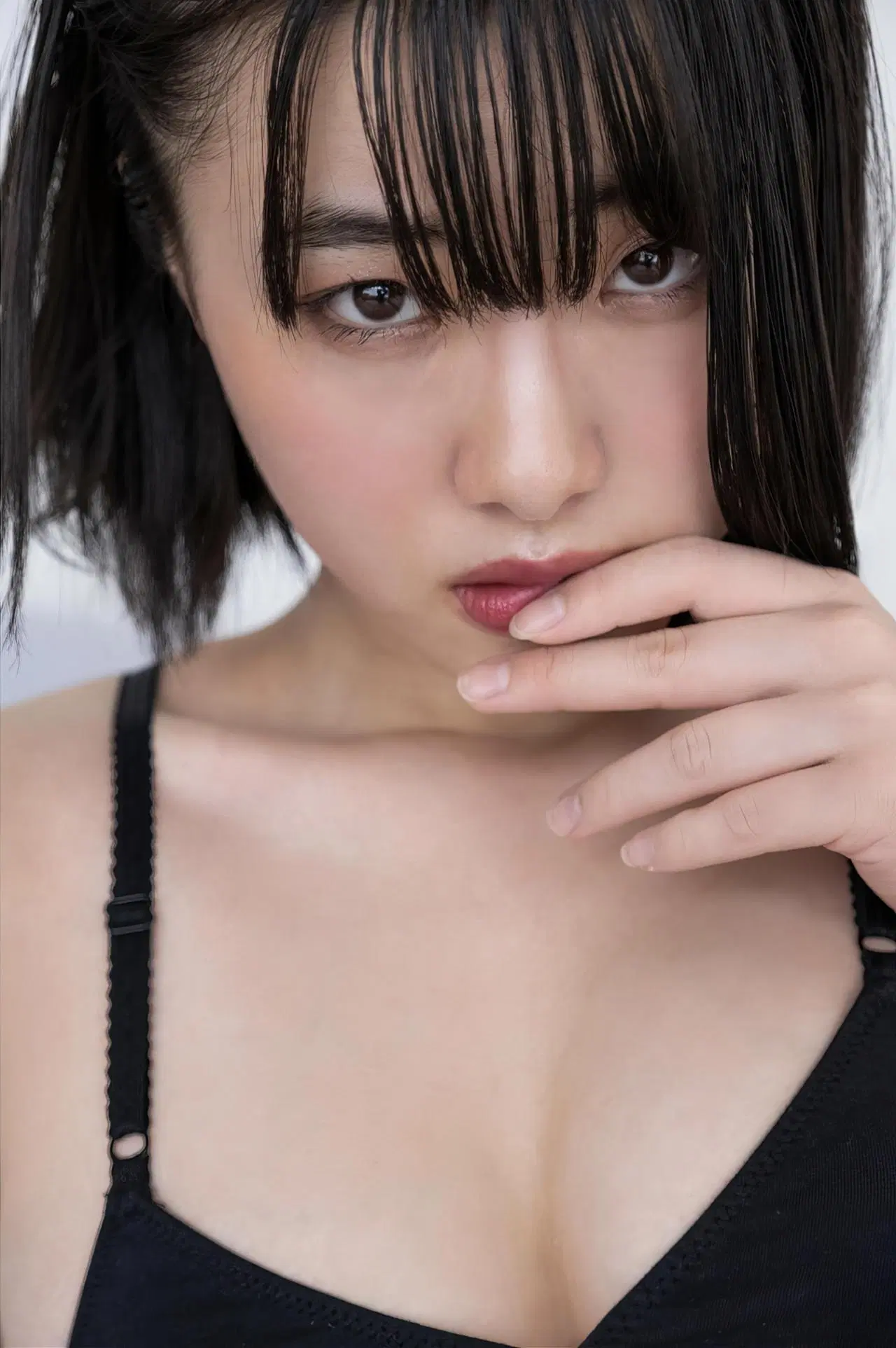 [高砂ミドリ] 雪乳雙峰和挑長美腿給人無限遐想 (28P)