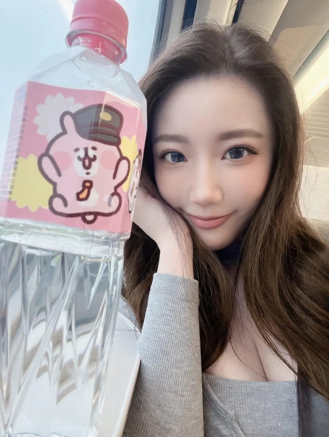 「Ariel C.」完美的胸型 讓人無法抗拒的魅力 (10P)