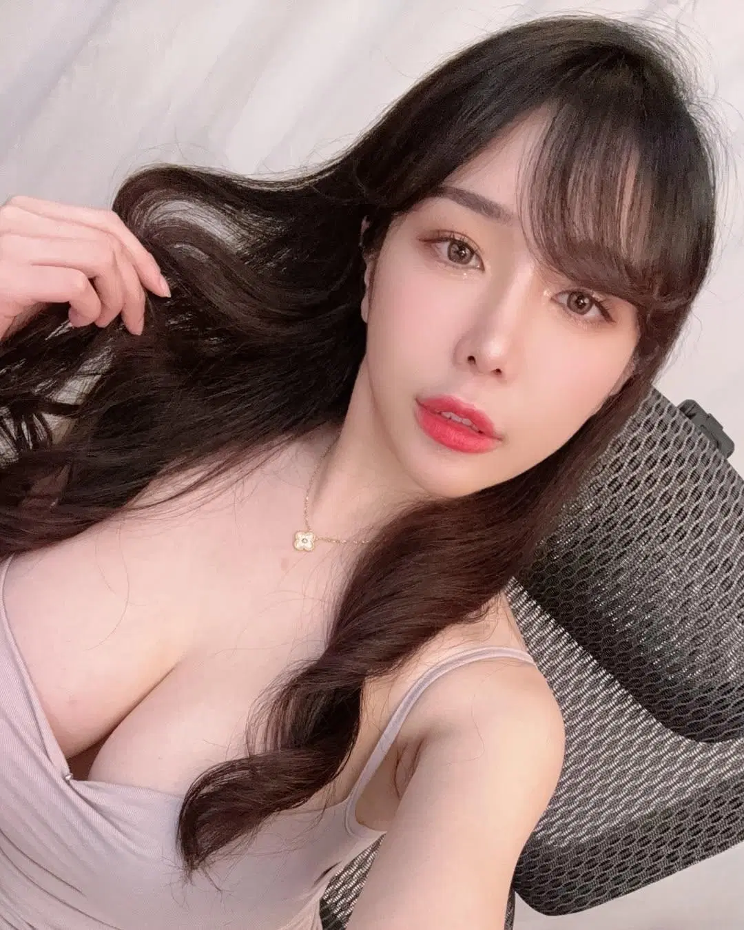 「Baby66」傲人上圍 勾勒迷人曲線的極致誘惑 (10P)