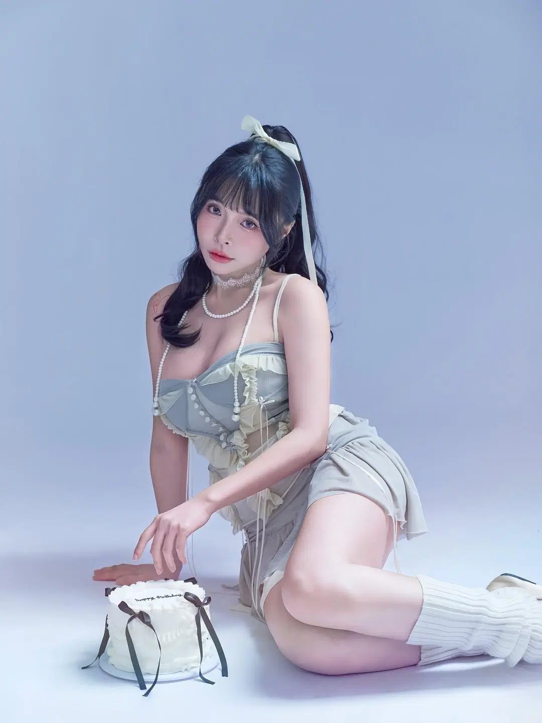 「Kesha 凱莎」飽滿美胸 姣好身材畫面養眼 (10P)