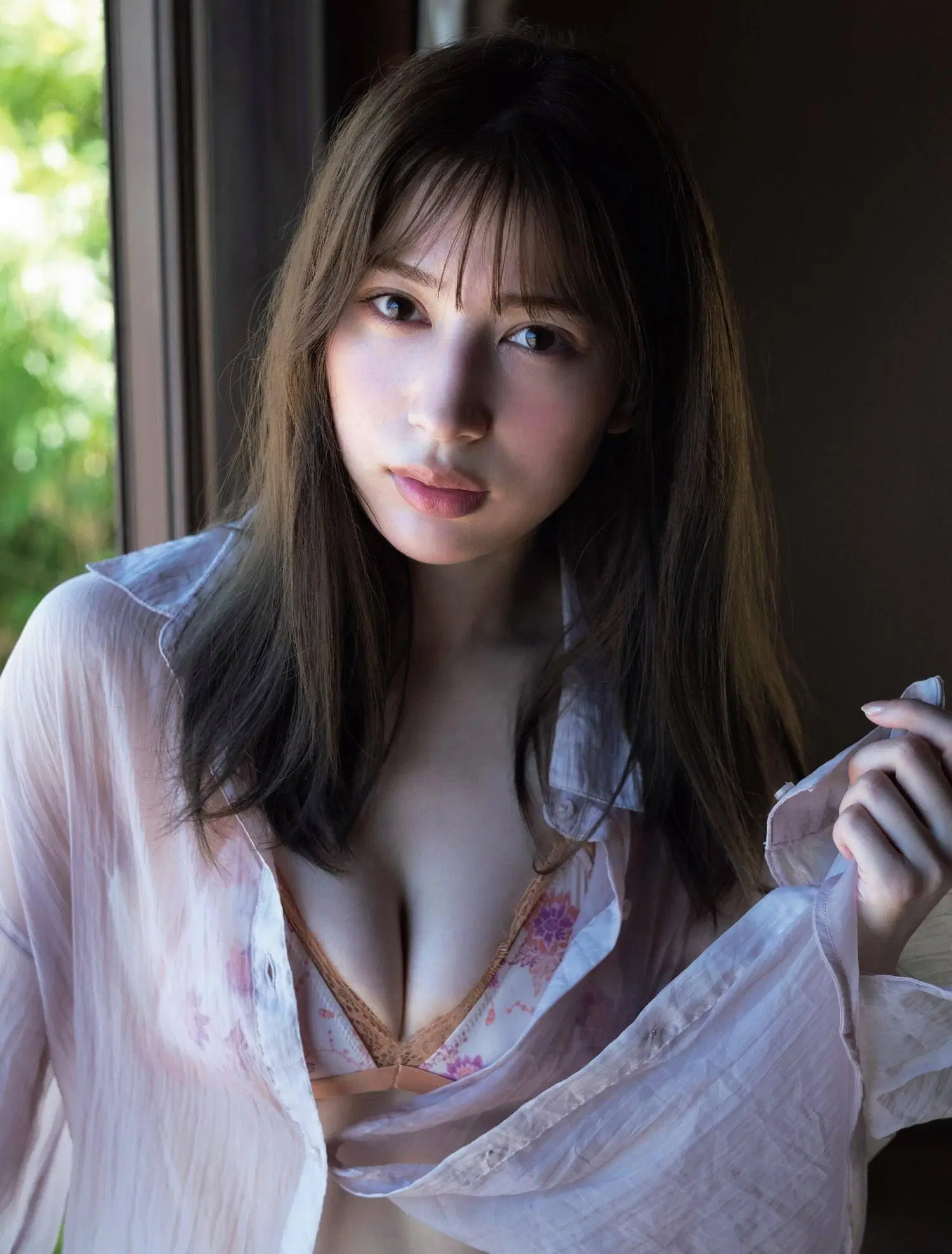 [雪平莉左] 露側乳、蜜桃臀 尺度越來越大 (8P)