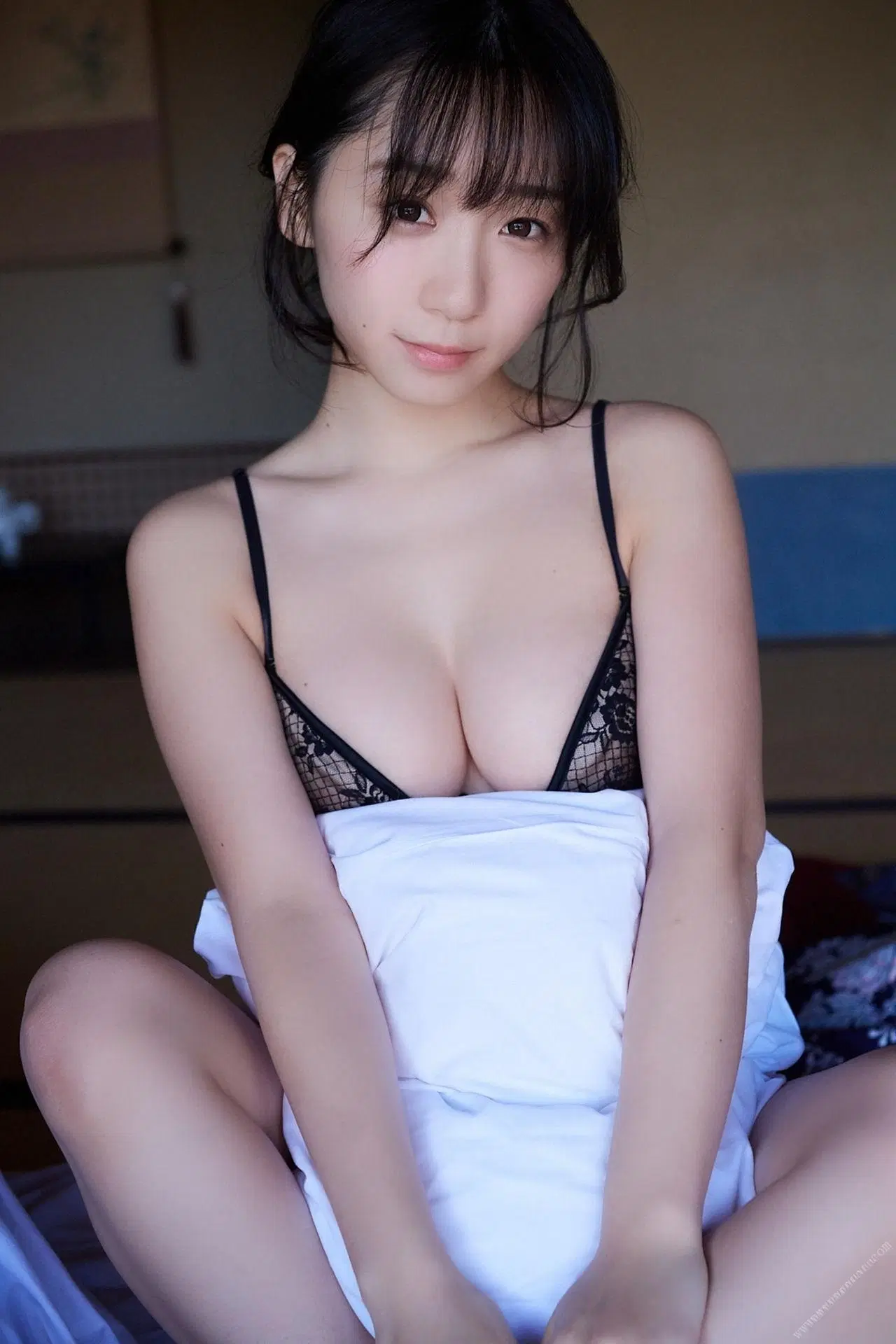 伊織もえ「もえと湯煙」 (76P)