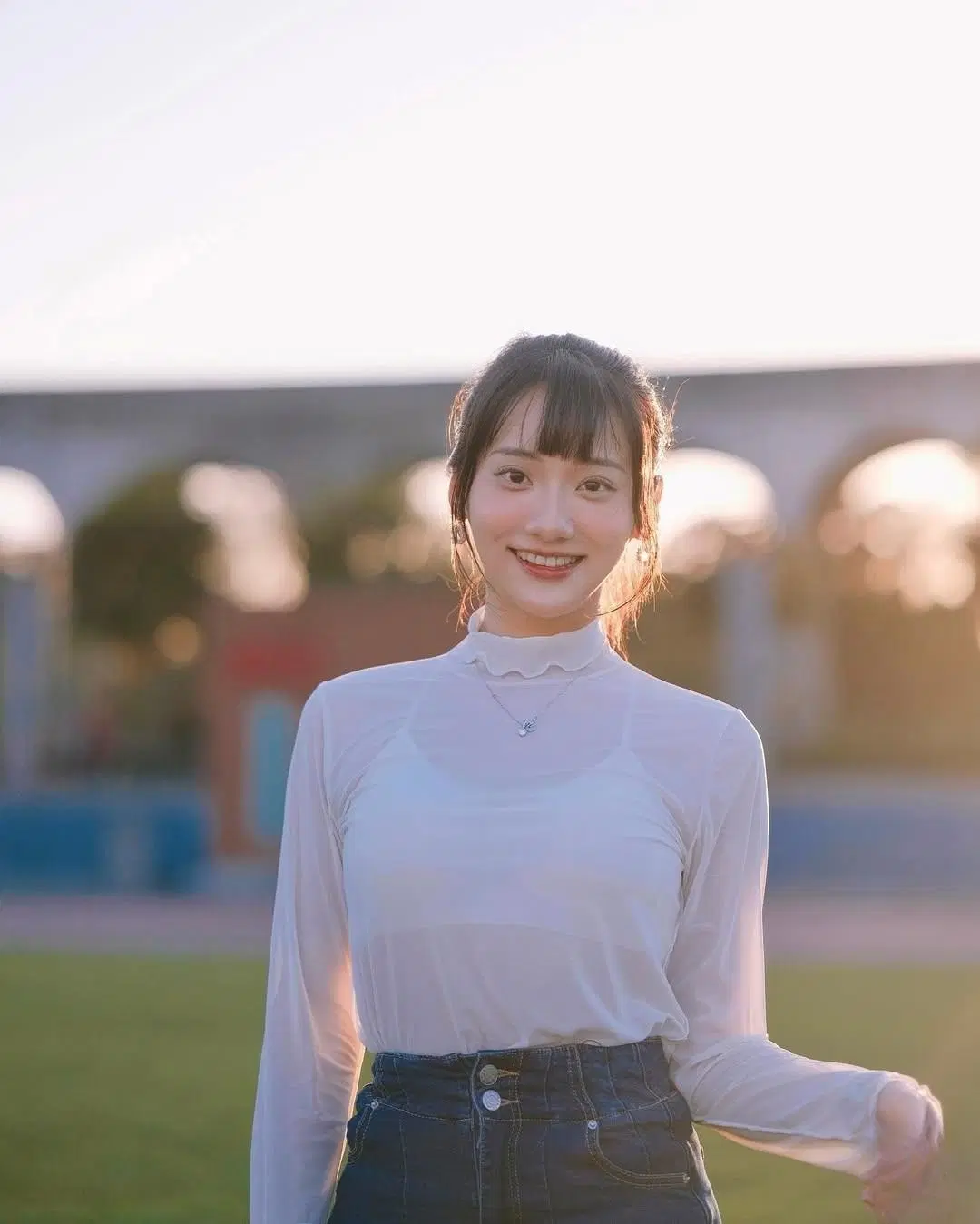 清秀美女「小蘿 Lor」豐滿身材太驚豔 全身上下都好犯規 (10P)