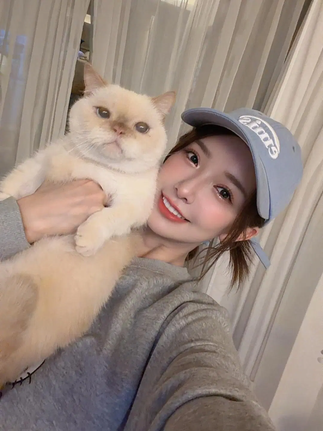 海邊熱浪來襲！kimi_0531展現白皙肌膚與比基尼的青春誘惑 (13P)