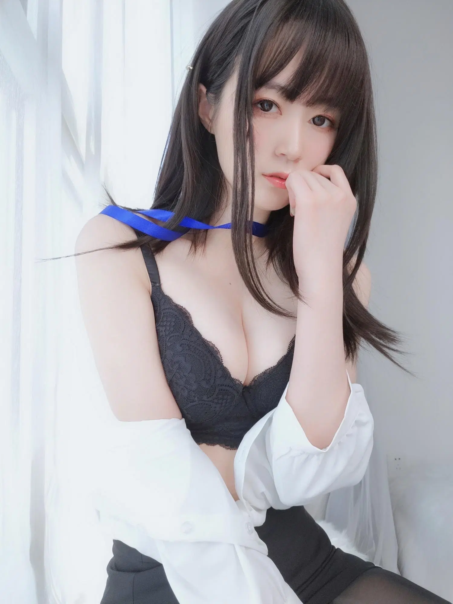 白銀81《職場OL7》黑絲長腿視角過於邪惡 (60P)