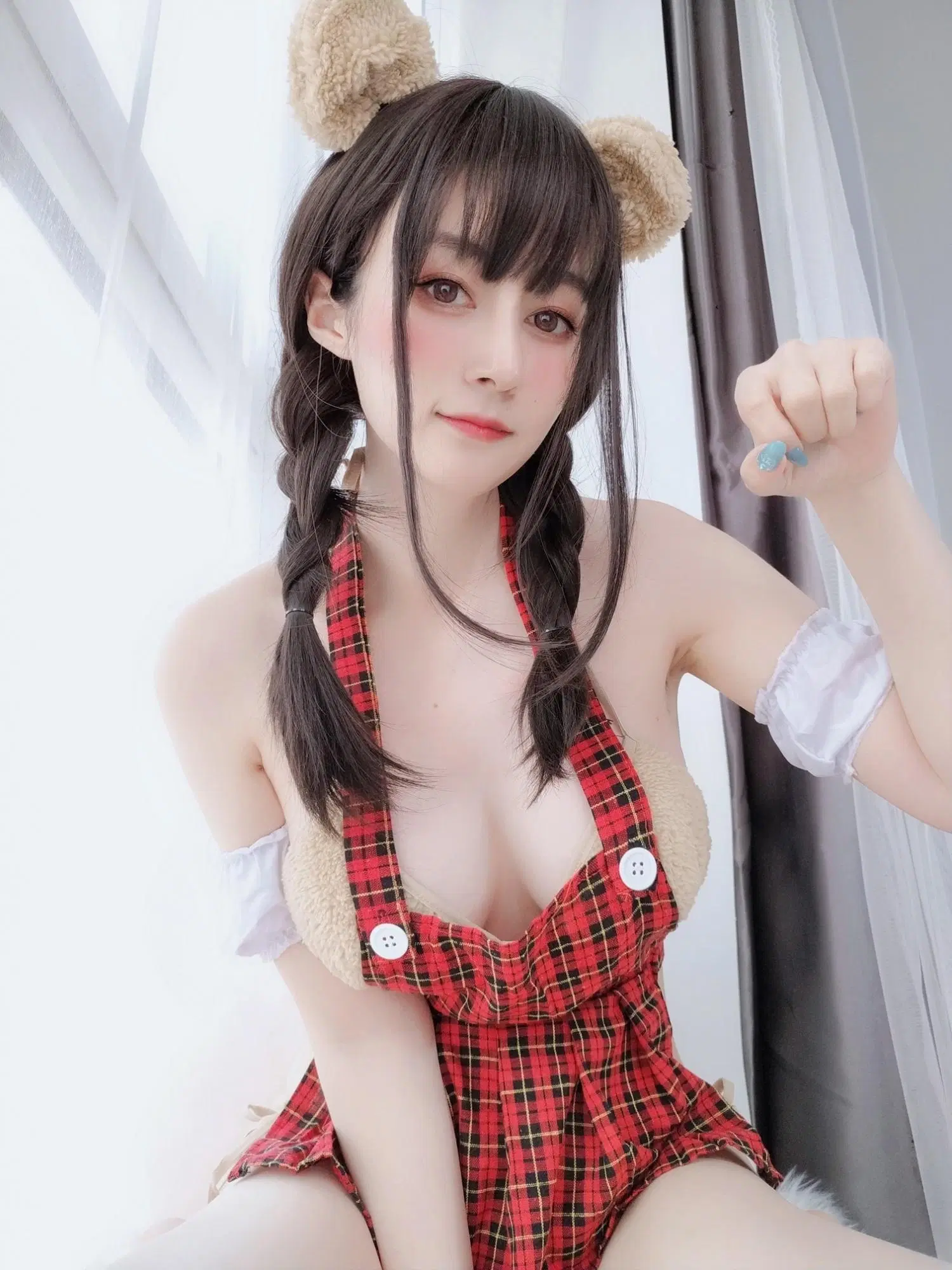 白銀81《熊少女》裸體圍裙魅力無法擋 (56P)