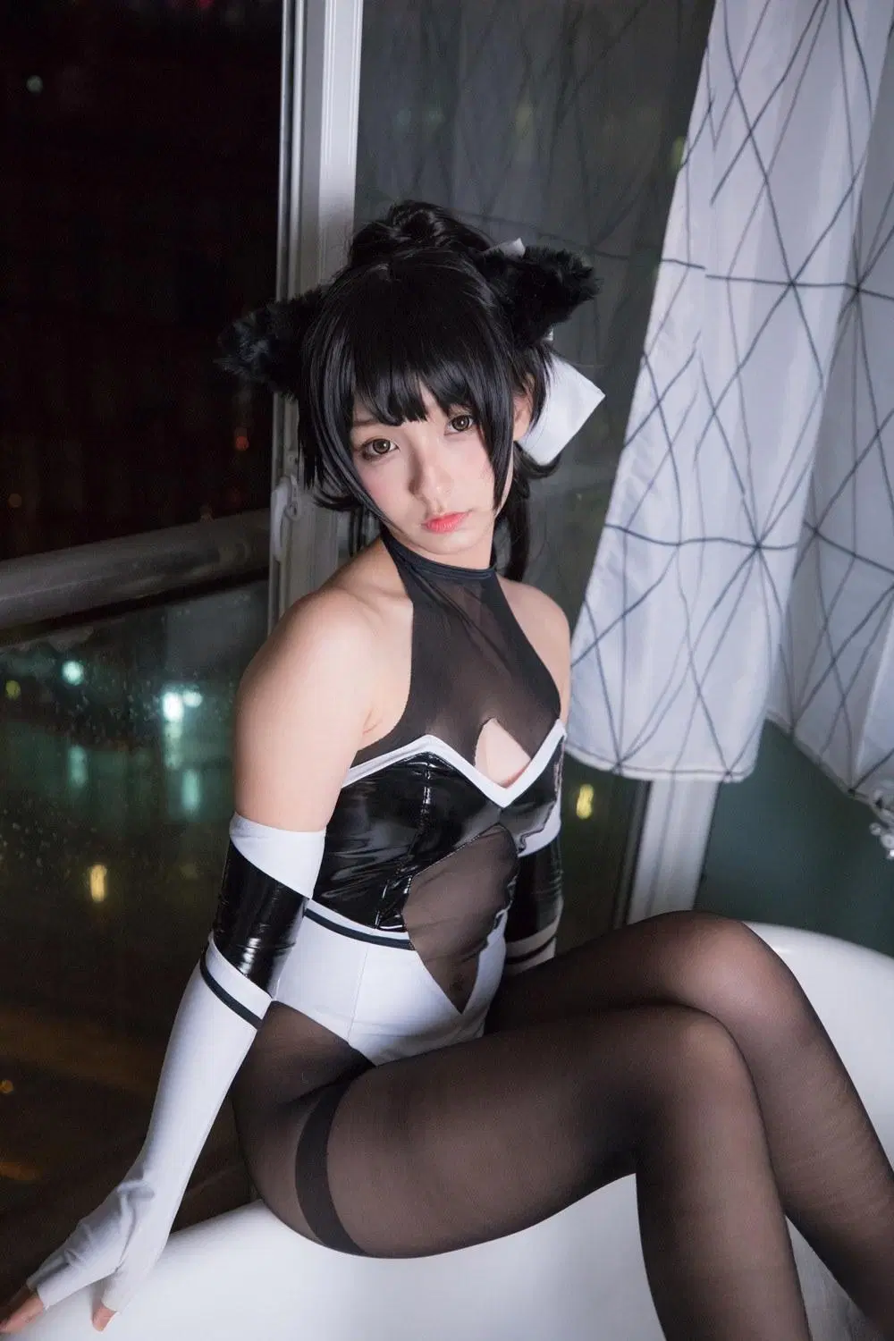 神楽坂真冬《碧藍航線-高雄2》若隱若現的巨乳 (75P)