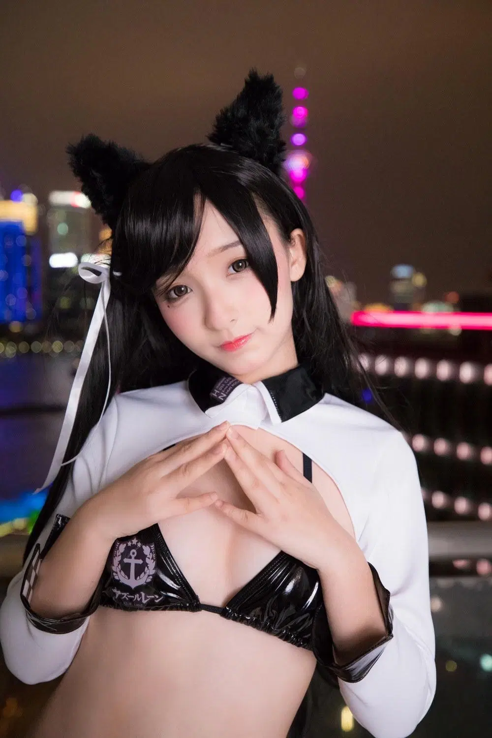 神楽坂真冬《碧藍航線-愛宕4》乳溝曲線全場焦點 (75P)