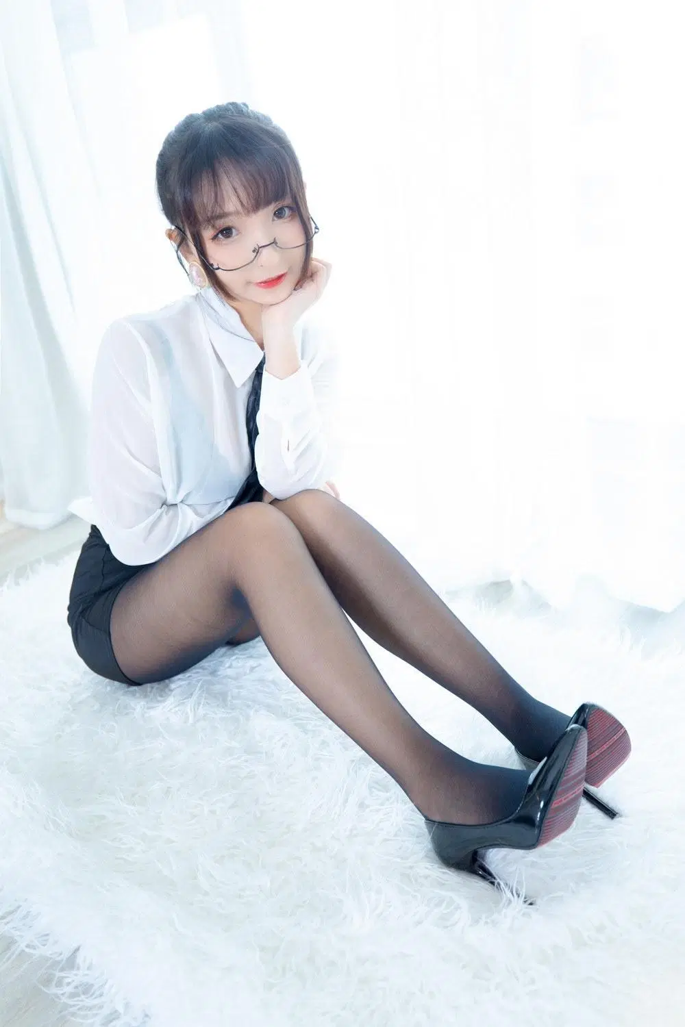 神楽坂真冬《OL御姐3》全長黑絲襪衝擊你視野 (76P)