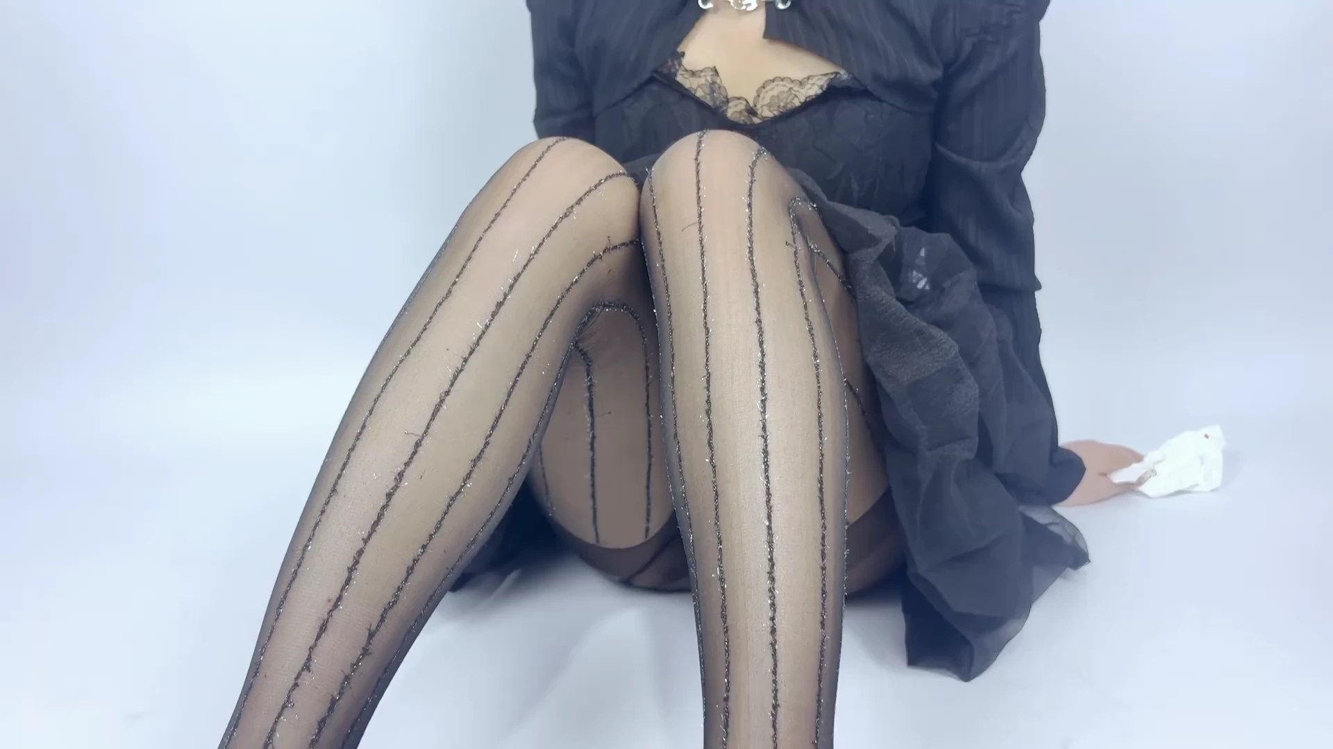 谁能拒绝一条会发光的竖条纹黑丝呢_116894027746584_20260820_213540