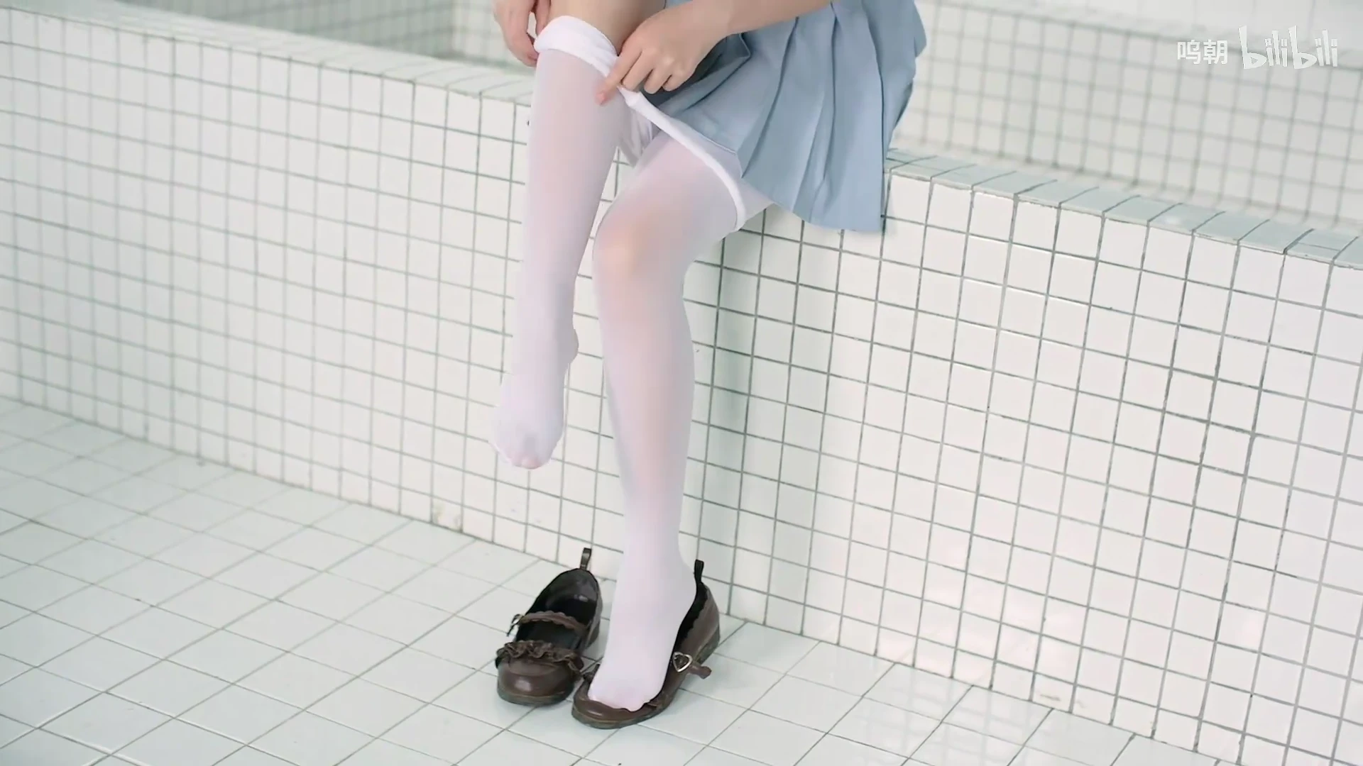 小姐姐脱白色裤袜_115893669466554_20260820_222848