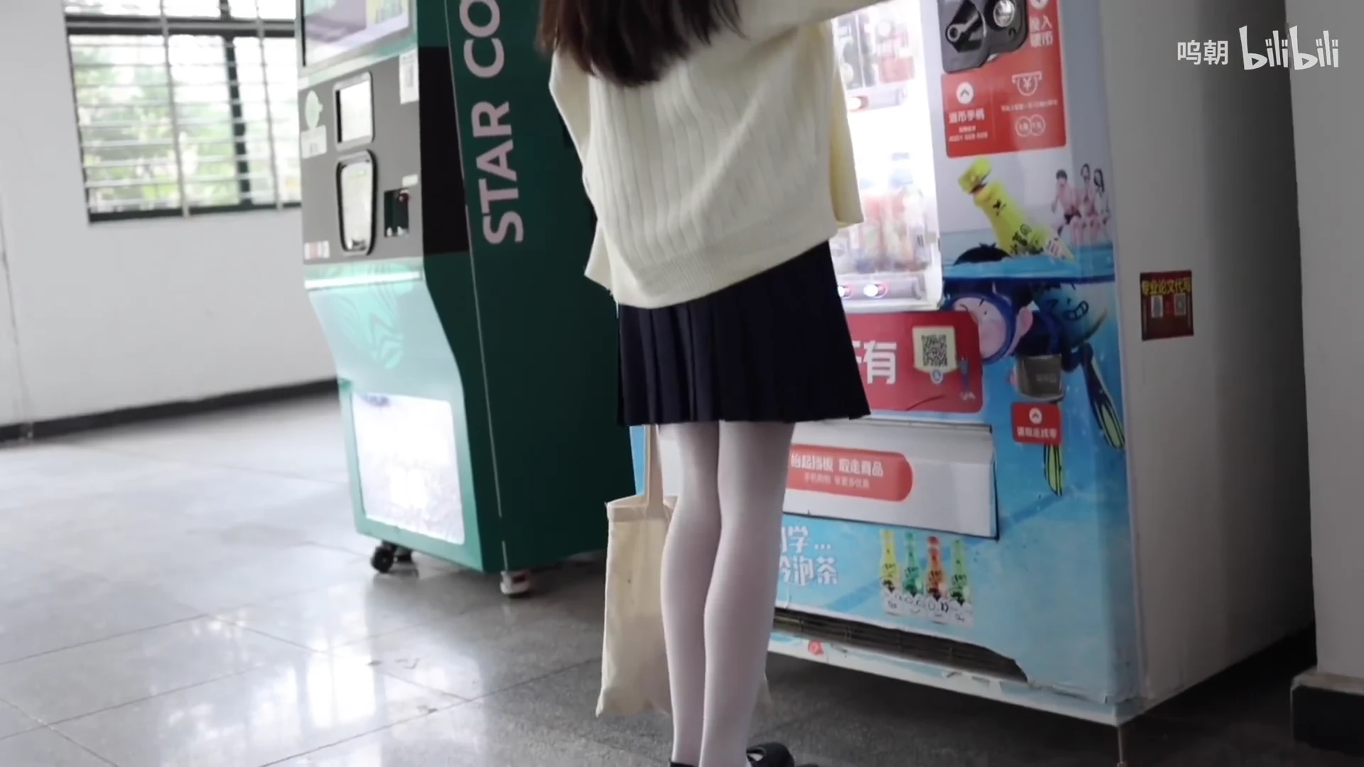 玛丽珍鞋与白色裤袜_115736617947945_20260820_223801