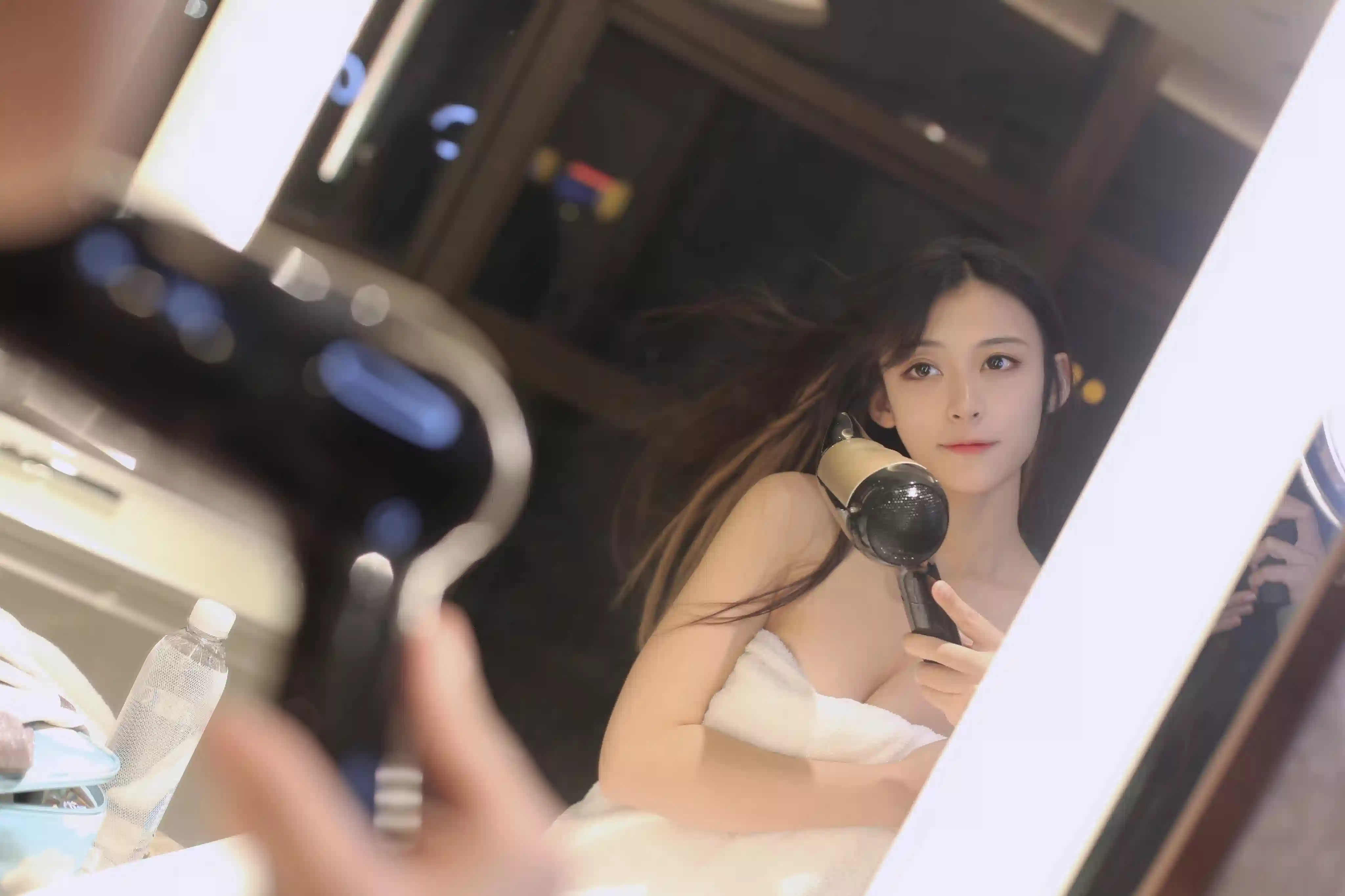 羊小雪@B站 - NO.001 舰长图包 - 酒店集[14P]