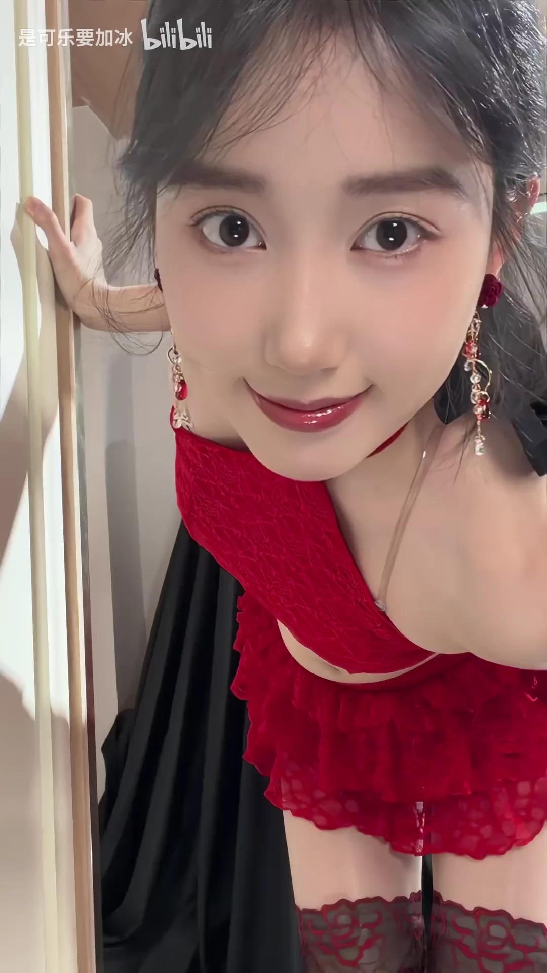 在崇拜与厌恶中照见自我，以人为镜，可明得失_115791831762229_20260823_090348