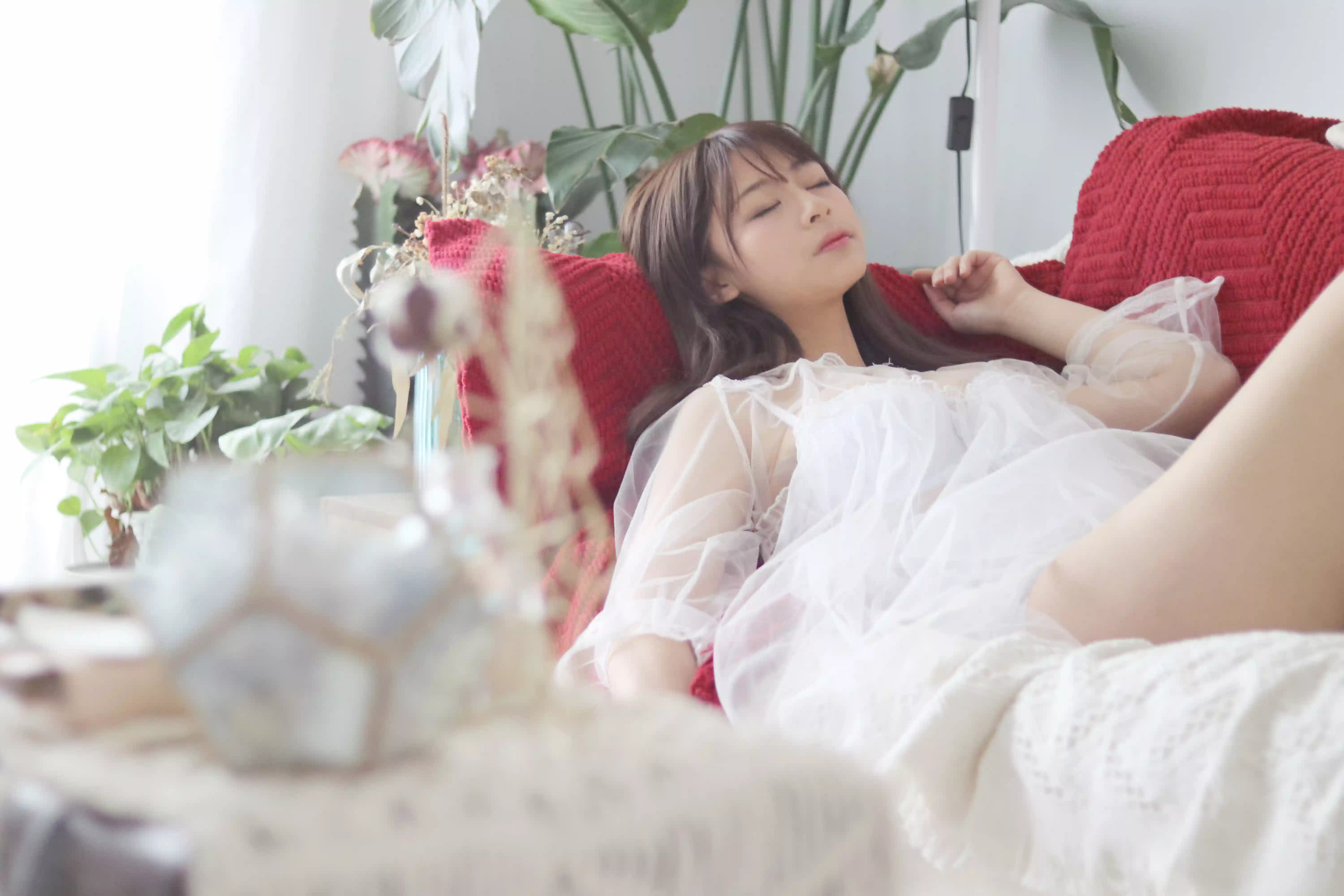 羊小雪@B站 - NO.001 舰长图包 - 白色私房[14P]