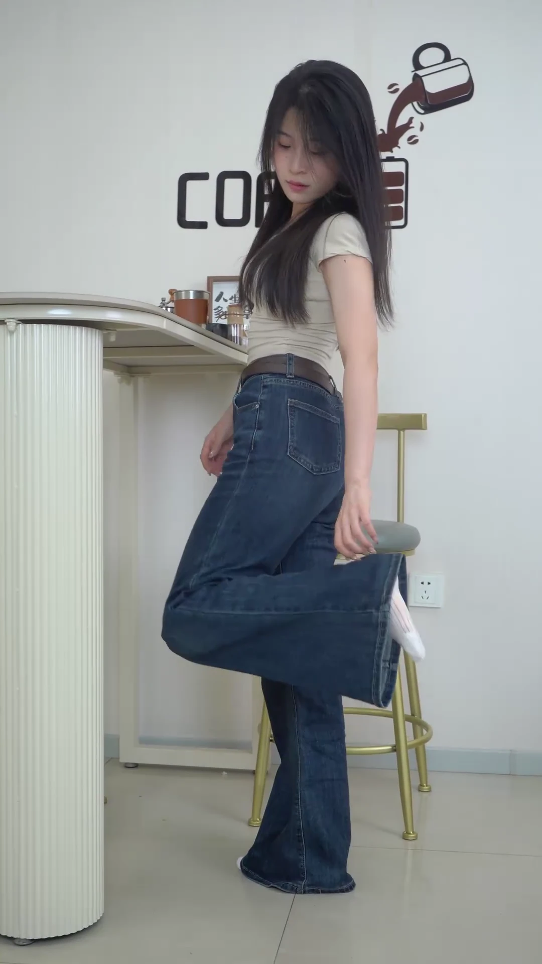 校花小芸 4k超清拍摄中_116323484961815_20260820_232531