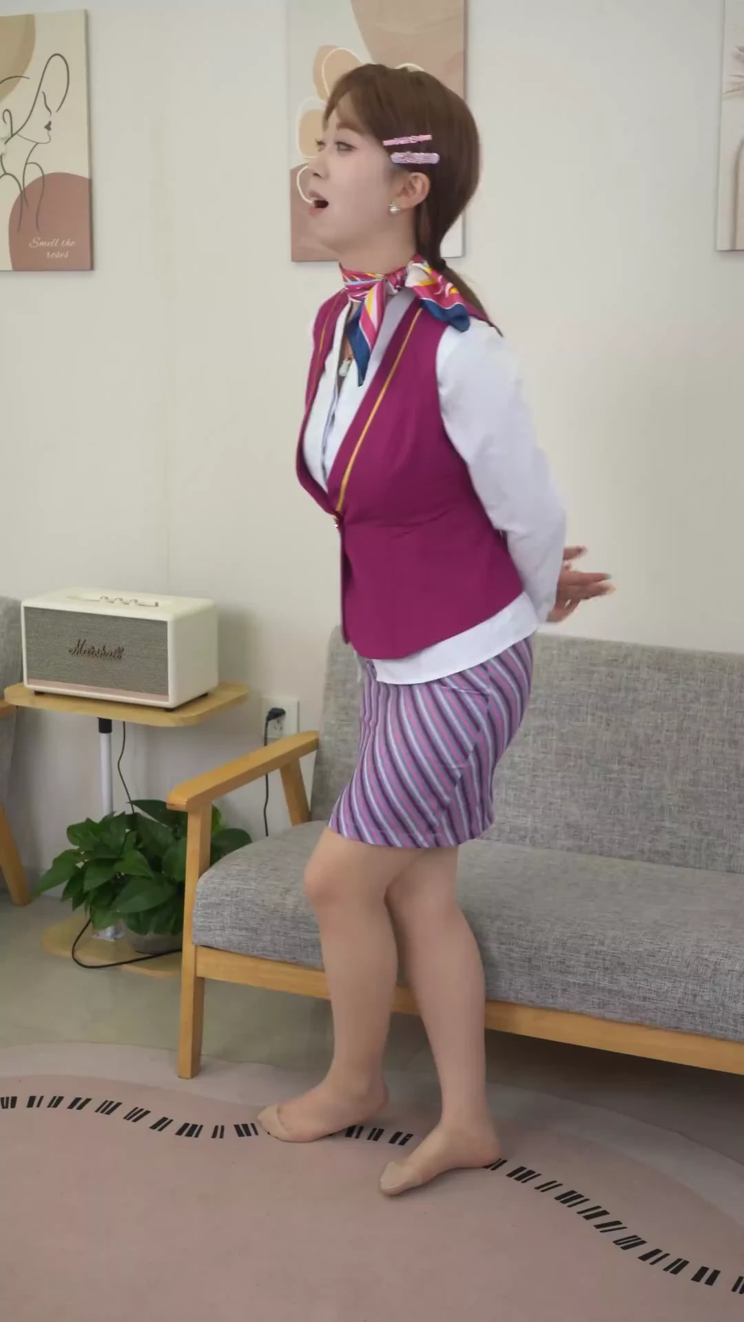 模特姜姜 丝袜制服 拍摄现场_115795942179137_20260820_234544