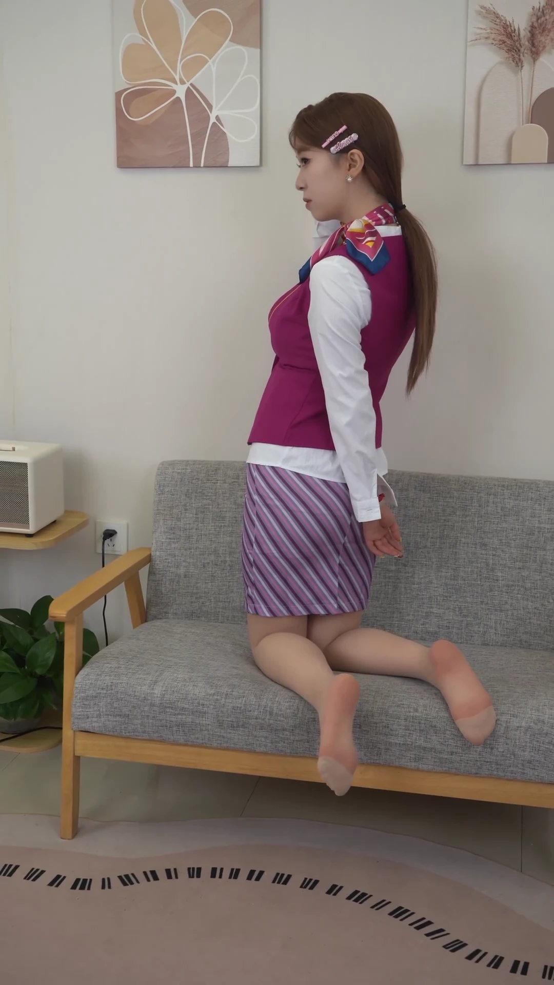 模特姜姜 丝袜制服 拍摄现场_115795942179137_20260820_234544