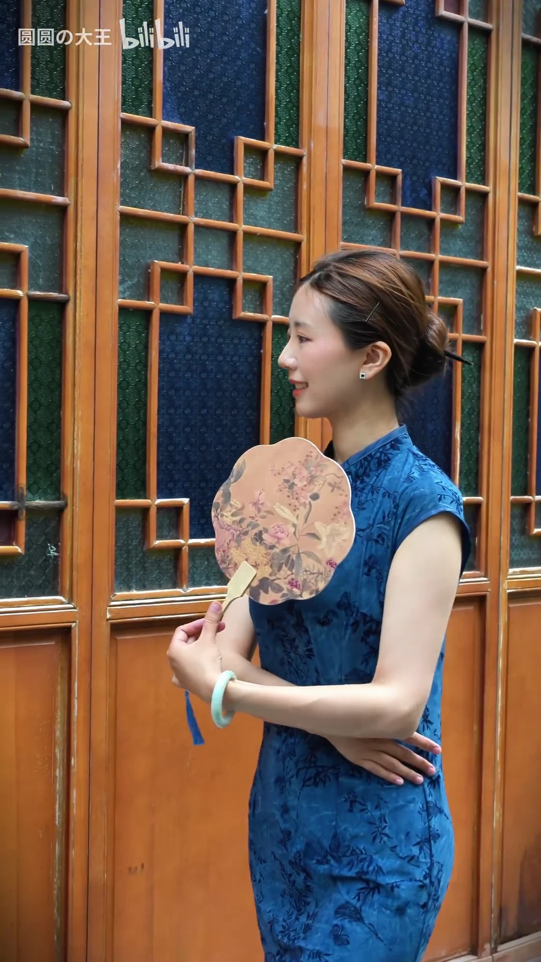 一袭旗袍沐芳华，十里清风落蒹葭_116678994237421_20260821_002549