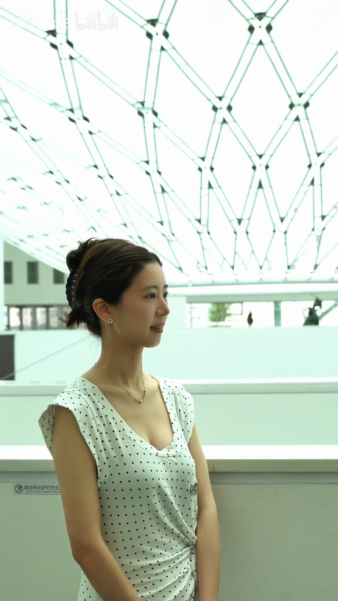 低头呢喃，不敢回看_116946842424997_20260821_002424