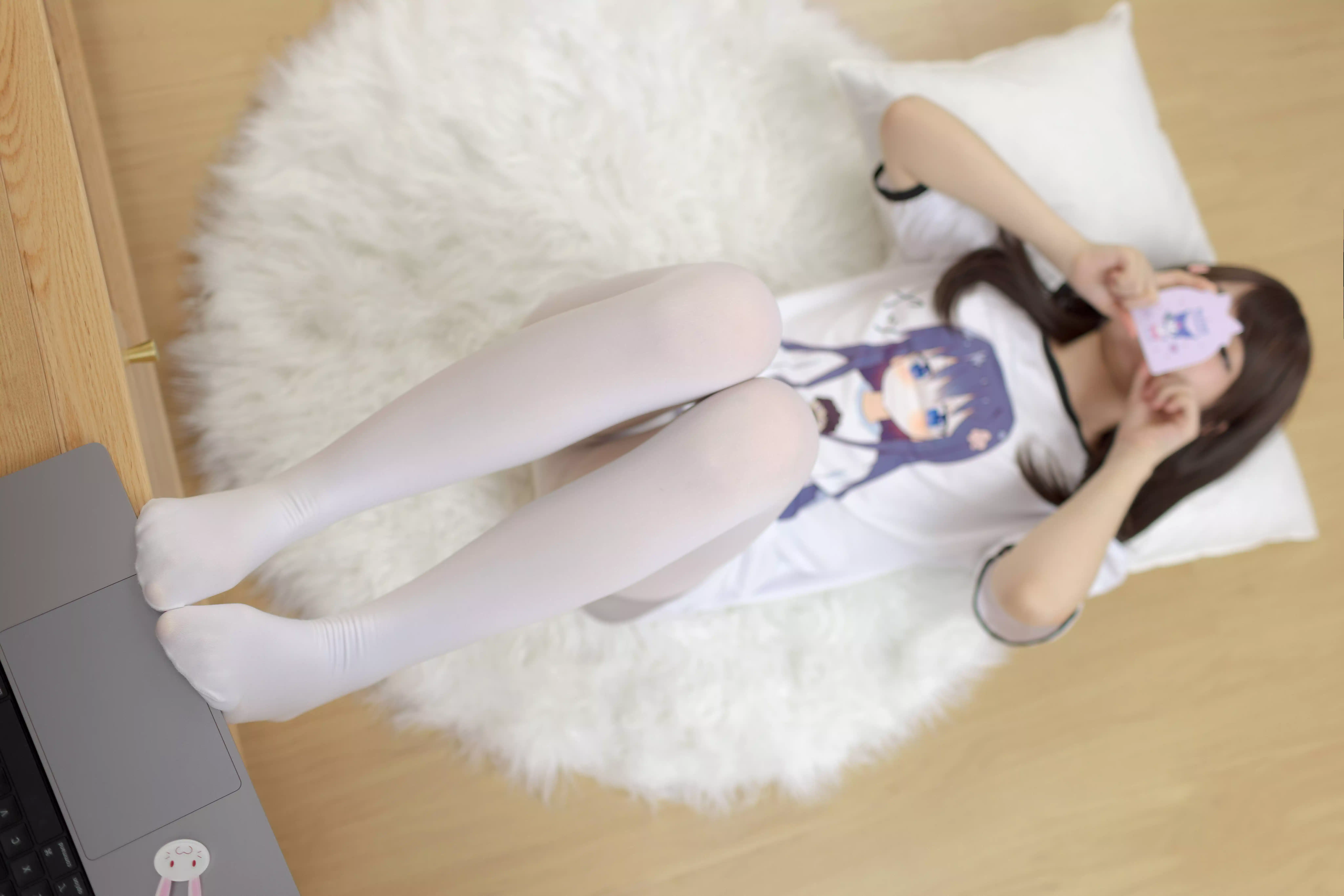 白丝美少女[69P]