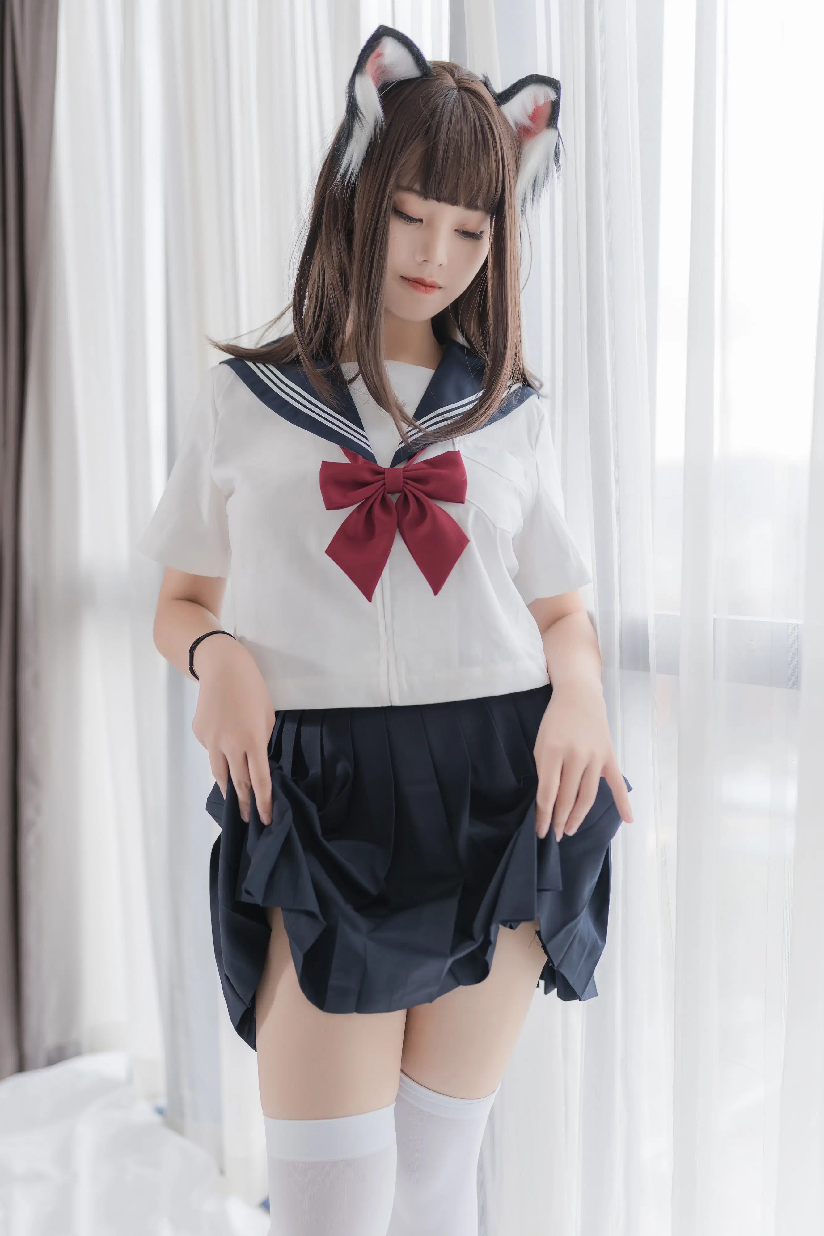 窗边床榻日系水手服少女[30P]