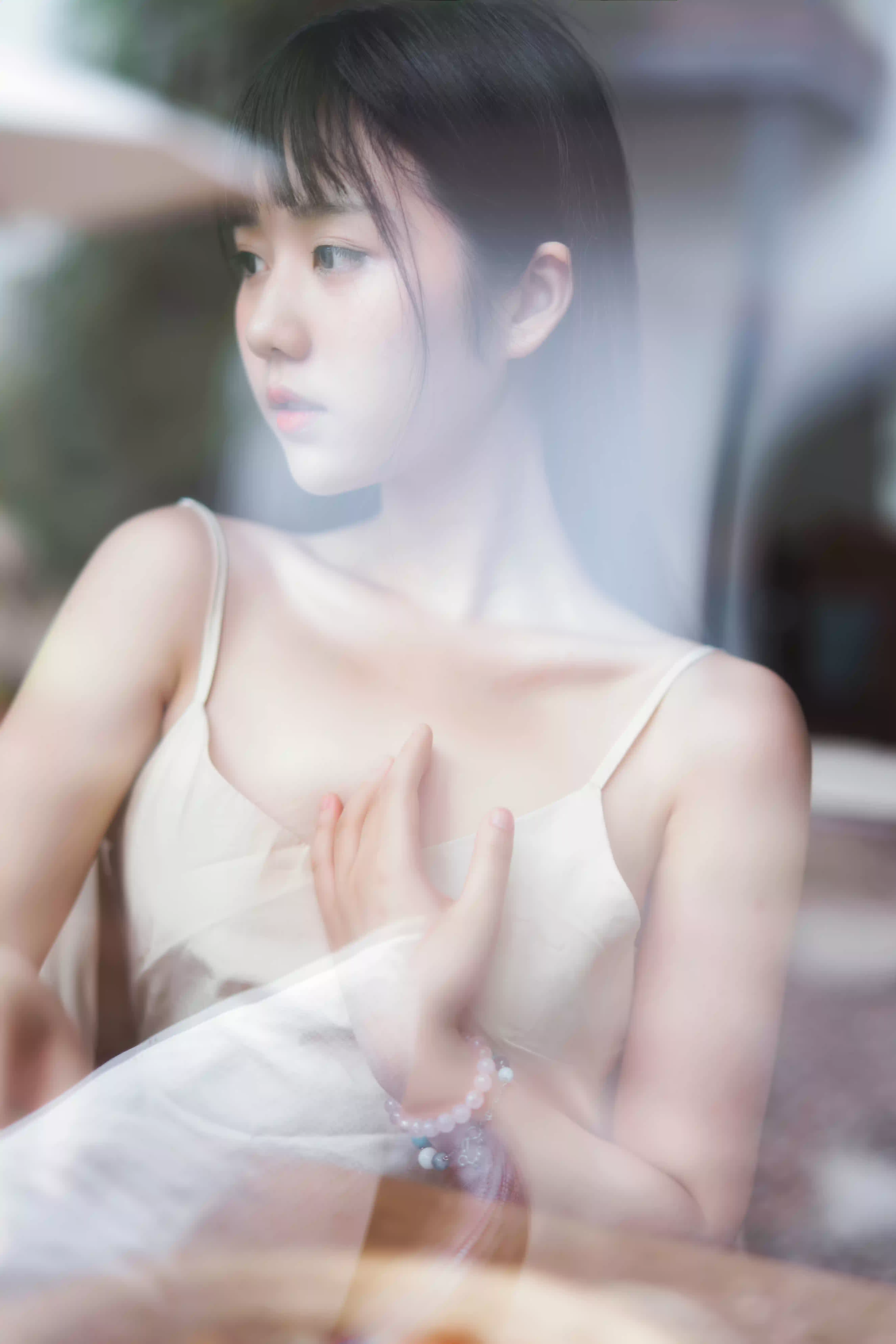 窗前白裙定格温婉侧身背影[32P]