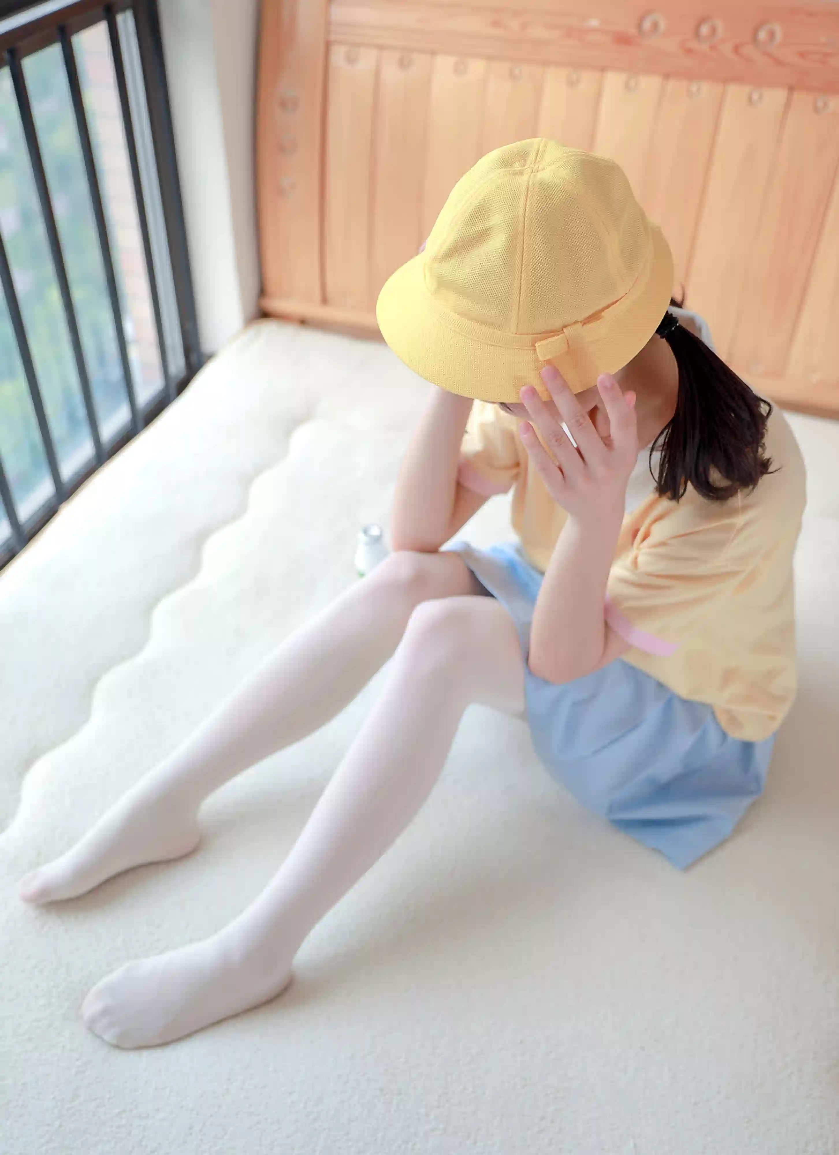 暖黄上衣勾勒温柔背影画面[54P]