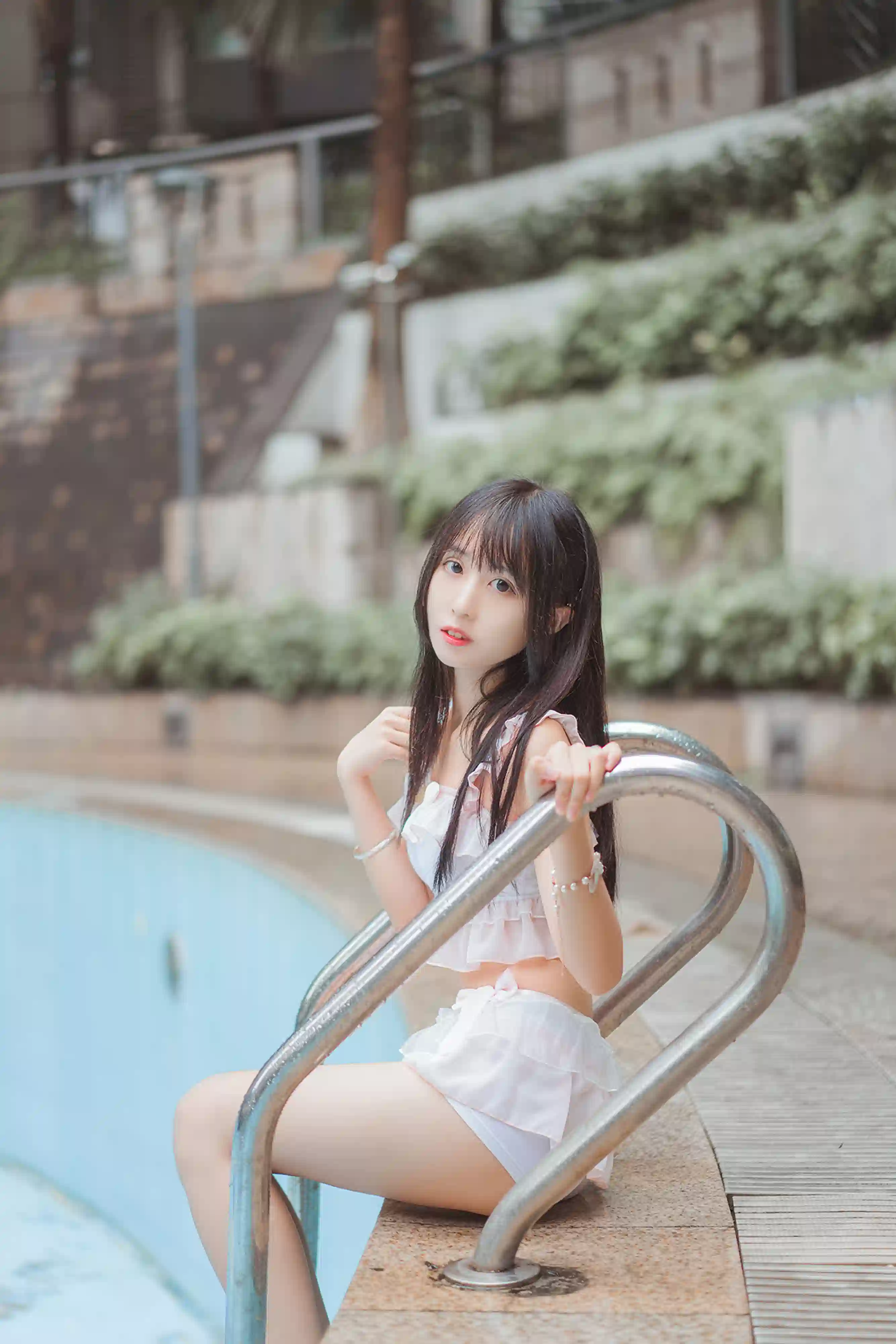 夏日池畔邂逅清甜少女[31P]