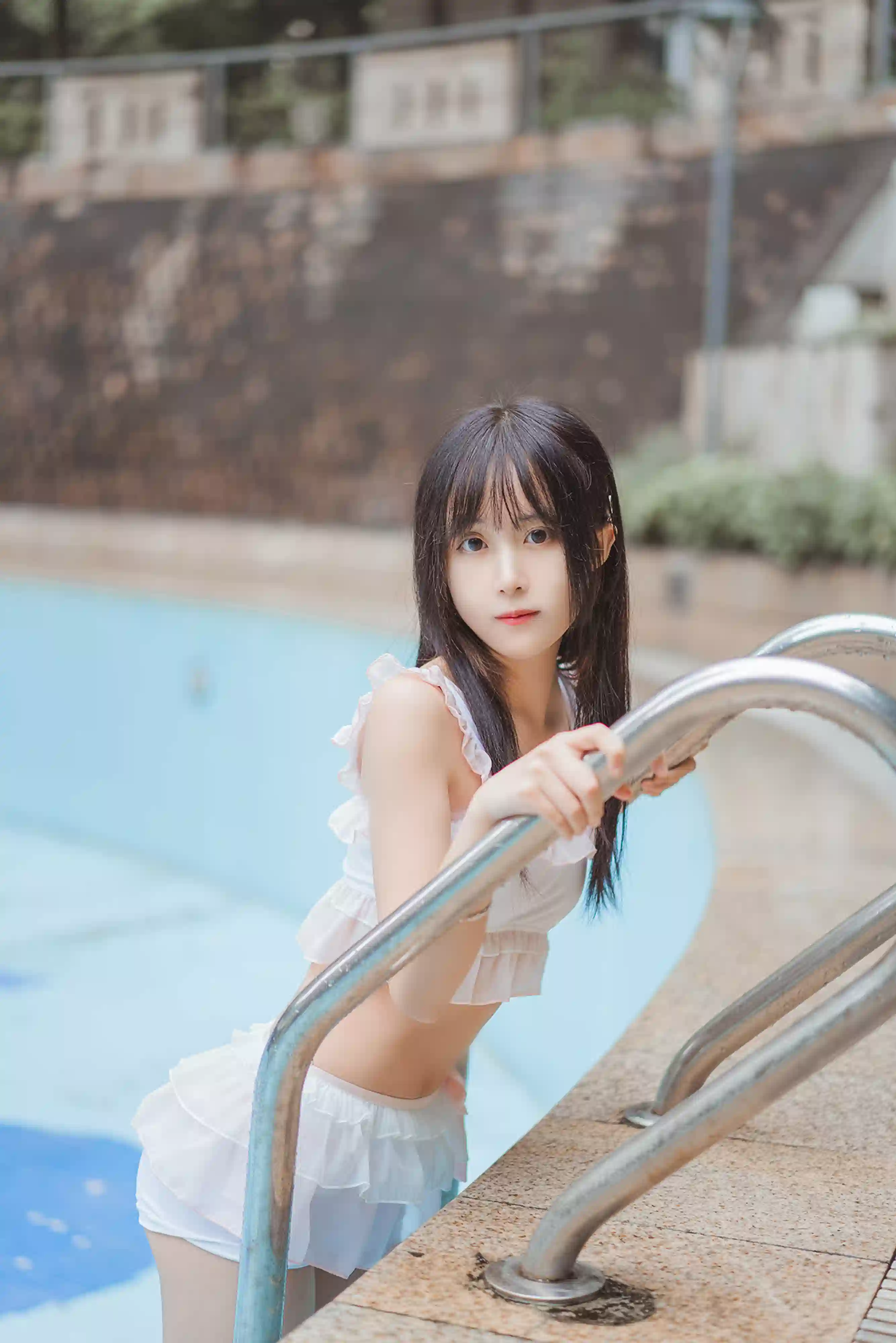 夏日池畔邂逅清甜少女[31P]