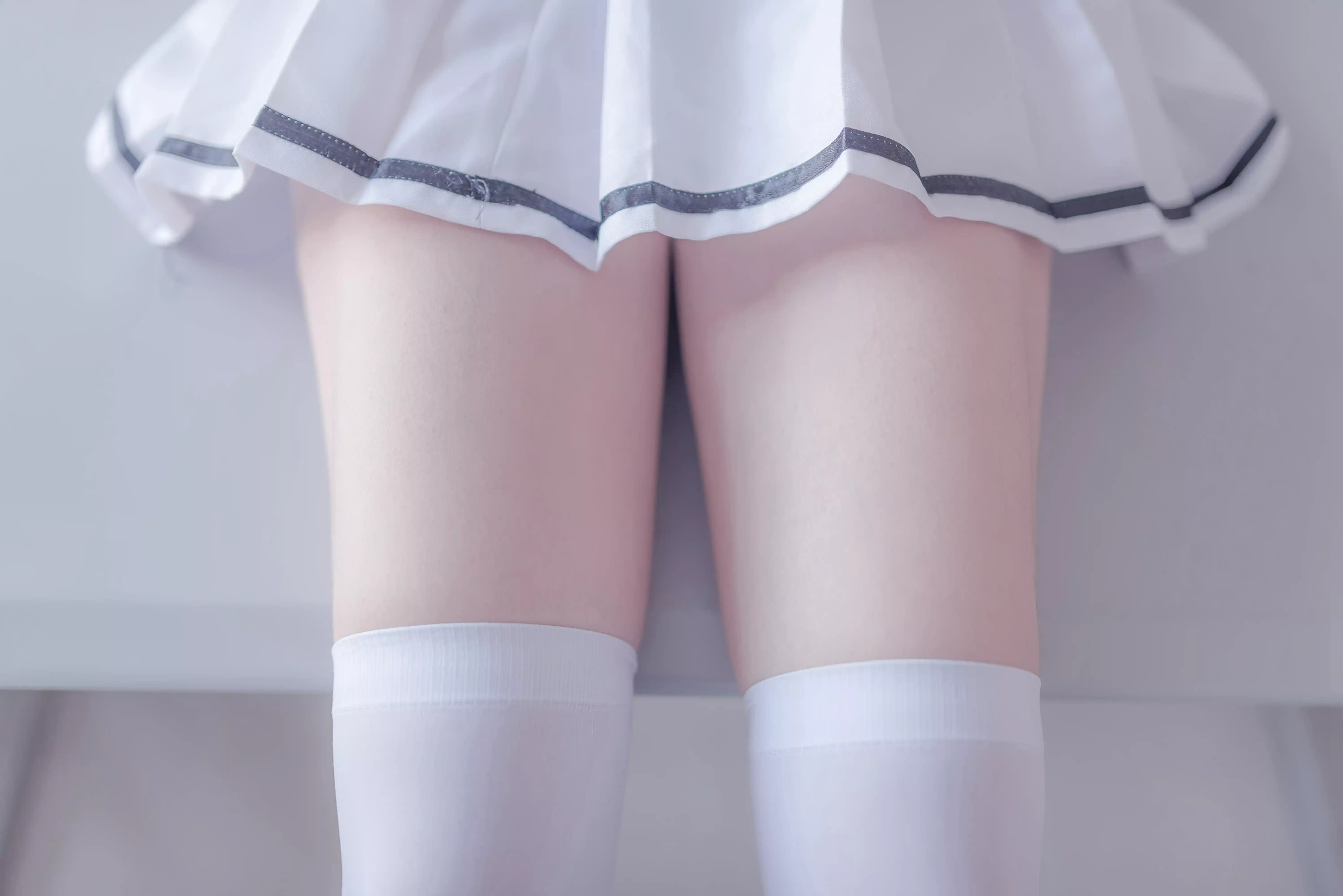 校服白袜勾勒教室温柔画面[28P]