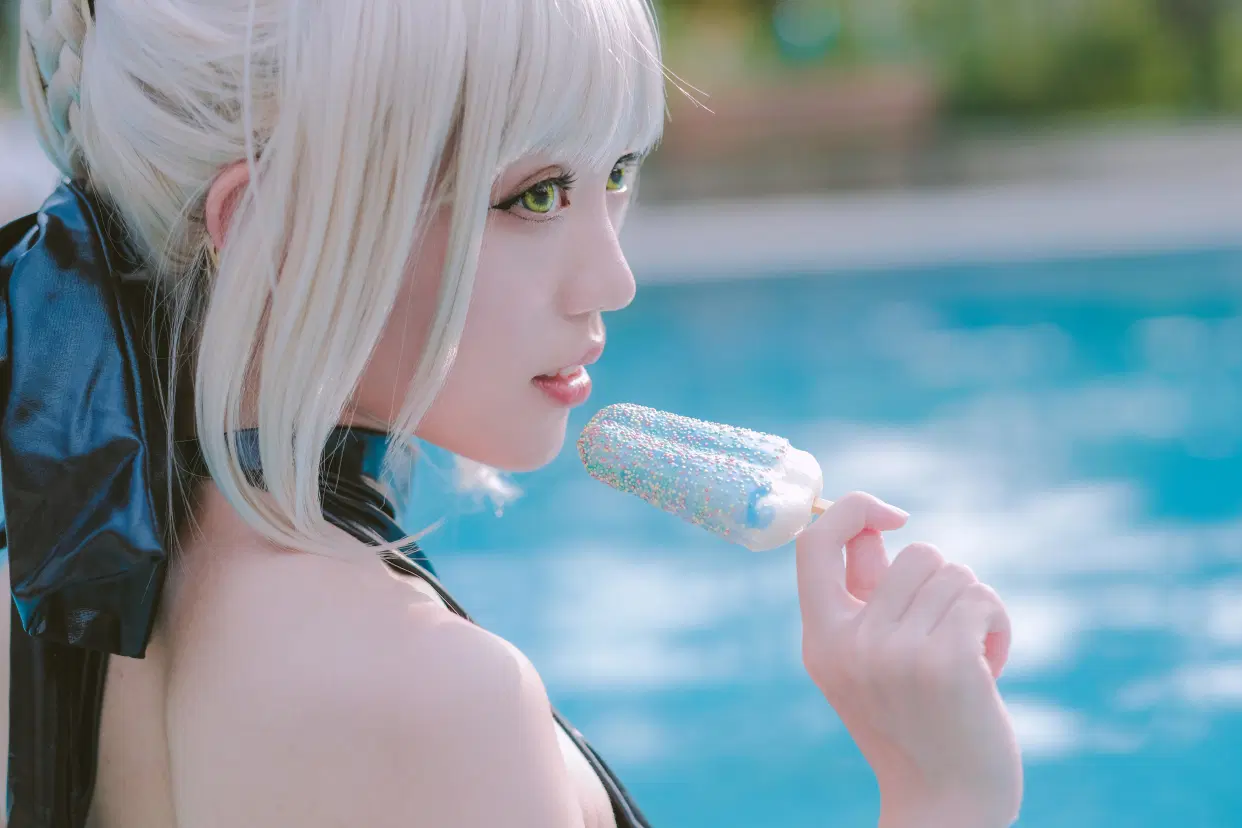 浴缸灯串环绕cos少女[28P]
