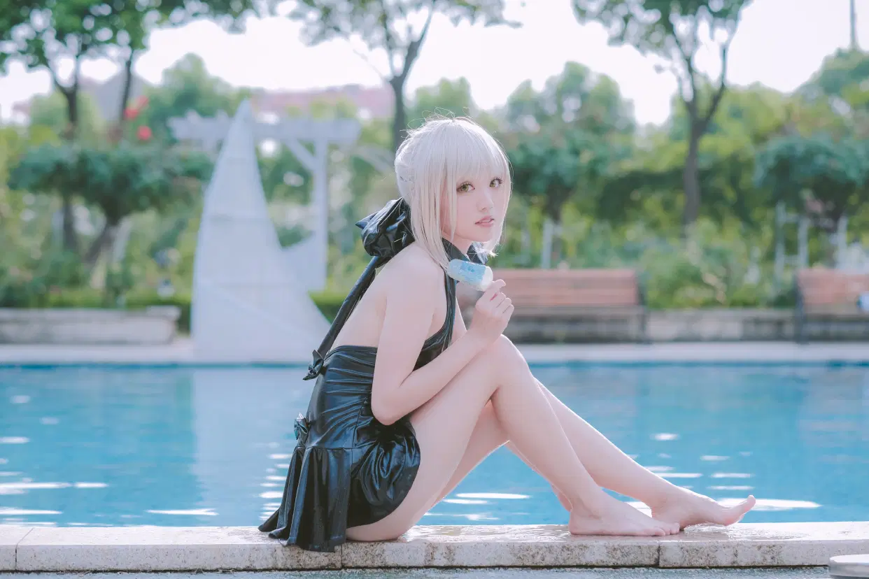 浴缸灯串环绕cos少女[28P]