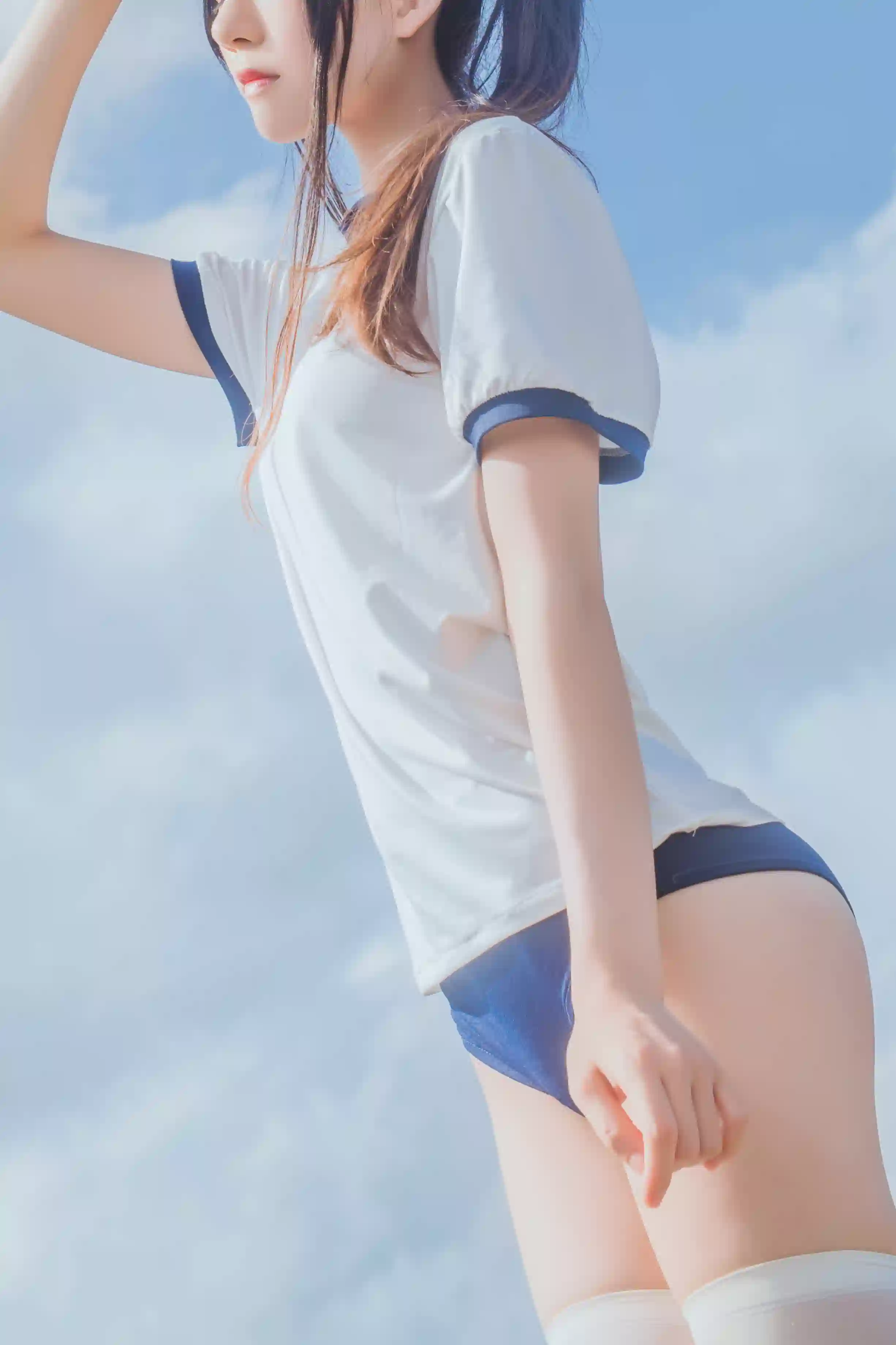 云朵下的青春体操服写真[23P]
