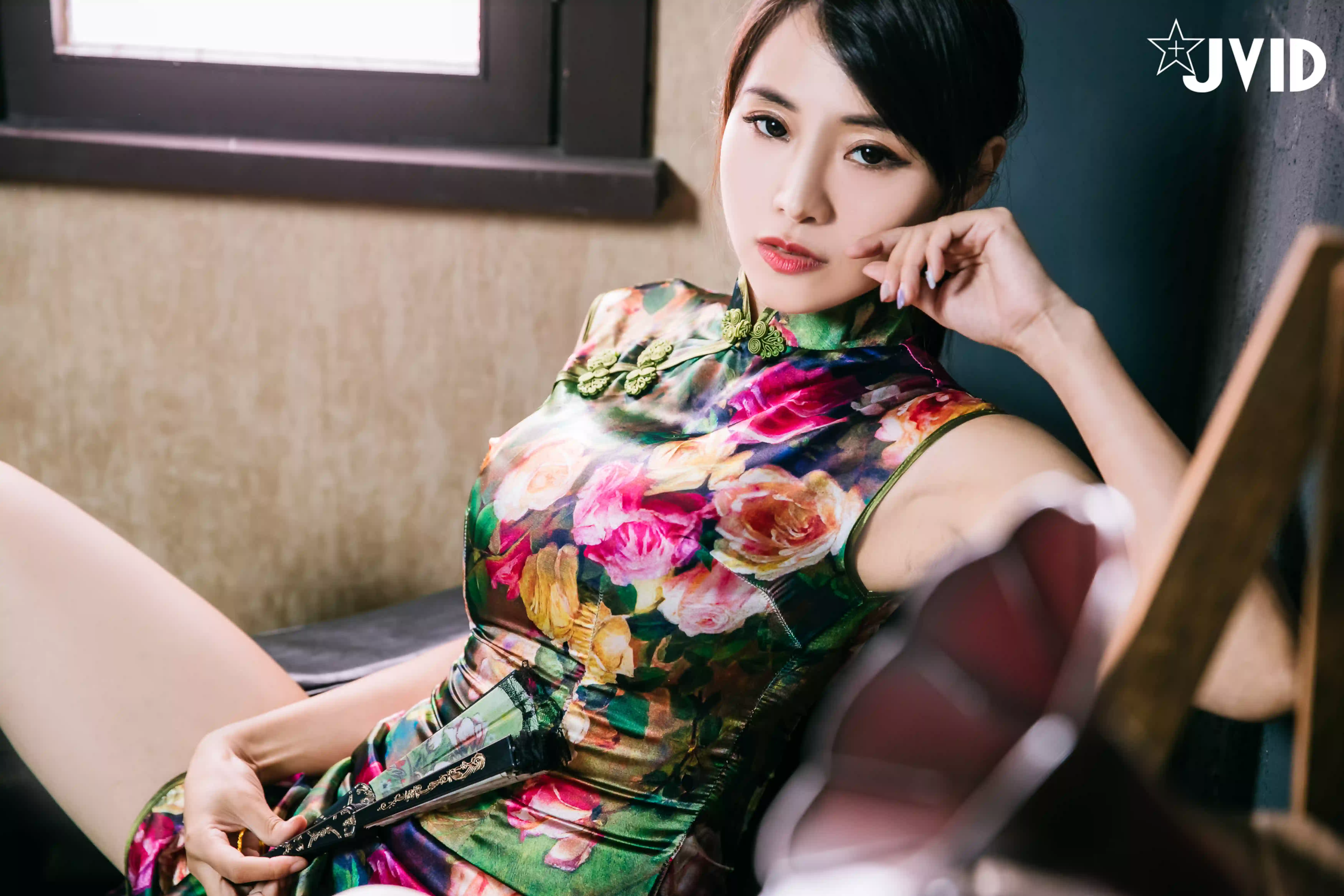 JVID NO.566 旗袍 - 乐乐 [34P 393MB]
